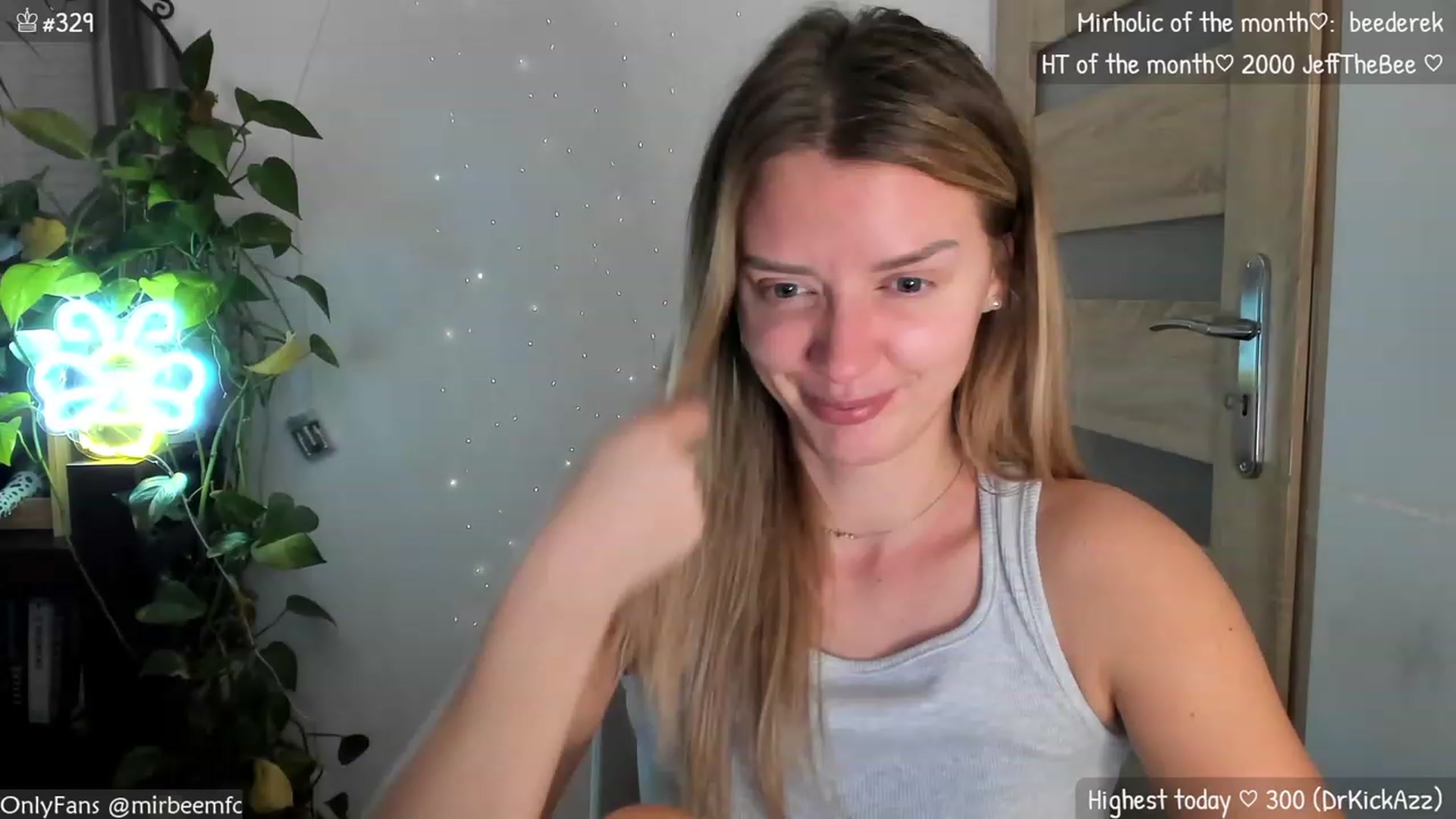 Gallery image thumbnail from MirBee's myfreecams stream on, 11/13/2023, 02:42 image 4 of 20