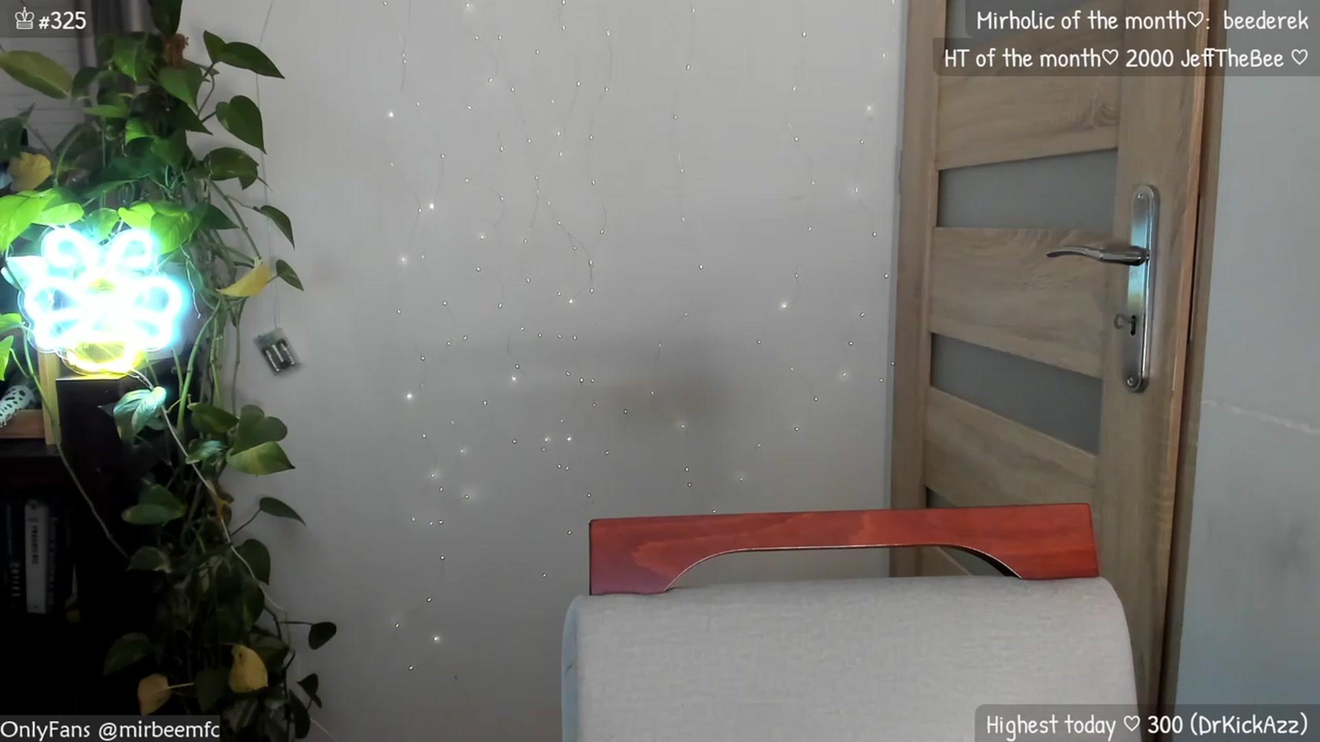 Gallery image thumbnail from MirBee's myfreecams stream on, 11/13/2023, 02:42 image 12 of 20