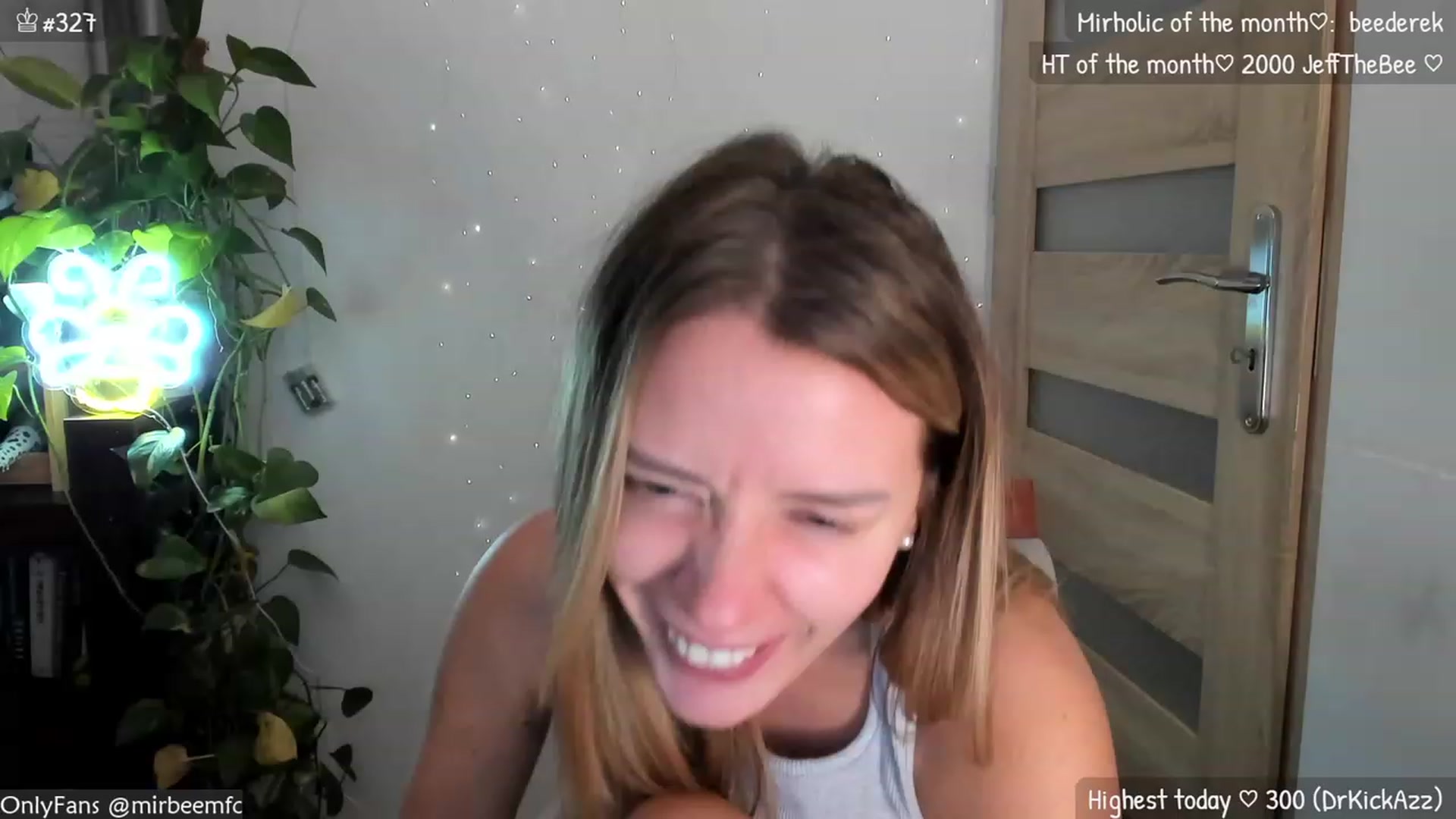 Gallery image thumbnail from MirBee's myfreecams stream on, 11/13/2023, 02:42 image 10 of 20
