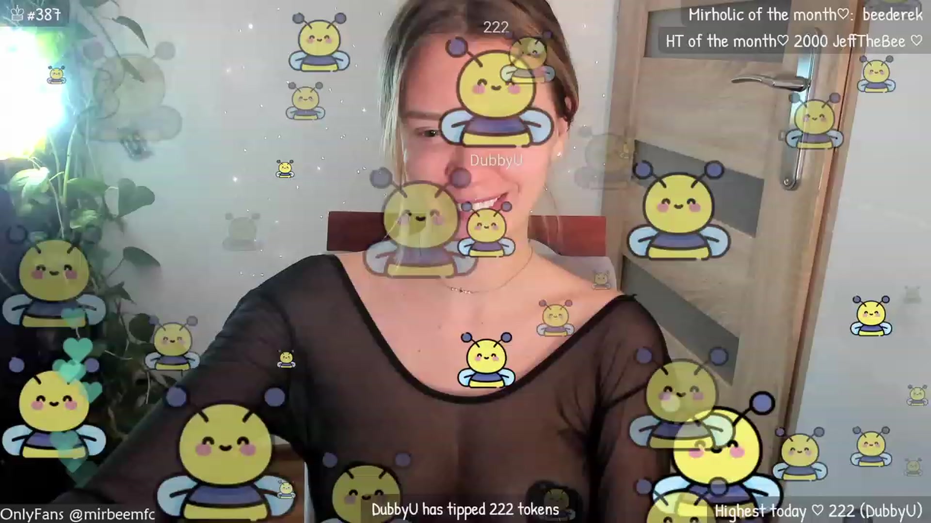 Gallery image thumbnail from MirBee's myfreecams stream on, 11/17/2023, 24:03 image 5 of 20