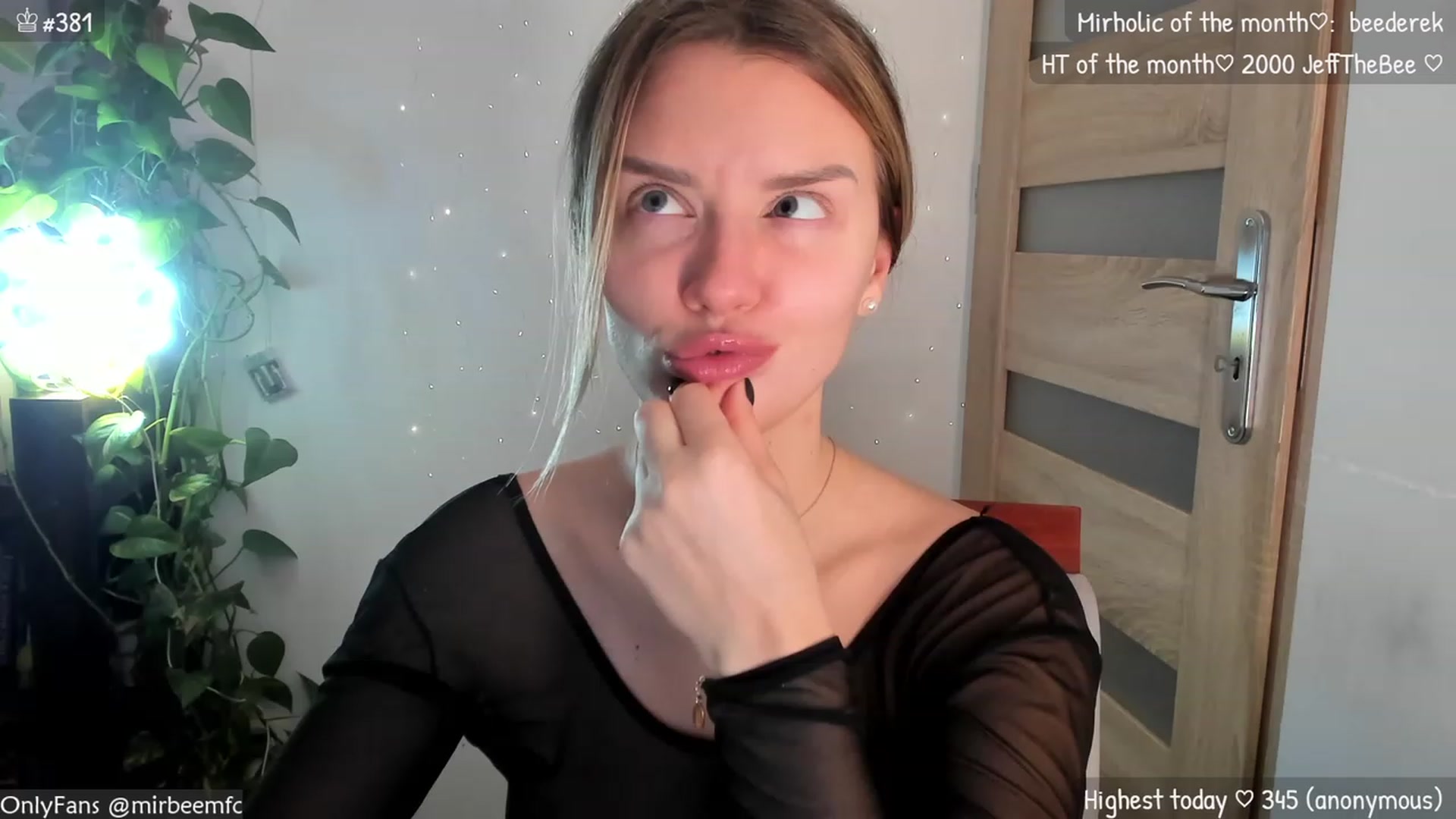 Gallery image thumbnail from MirBee's myfreecams stream on, 11/17/2023, 24:03 image 12 of 20