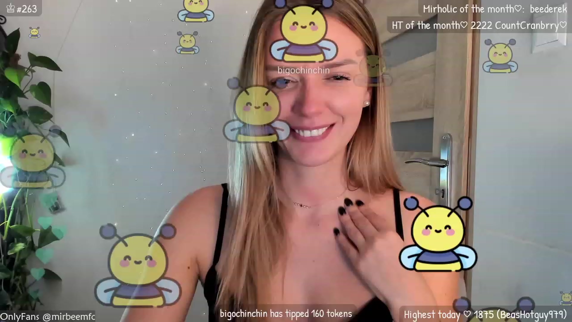 Gallery image thumbnail from MirBee's myfreecams stream on, 11/19/2023, 24:01 image 9 of 20