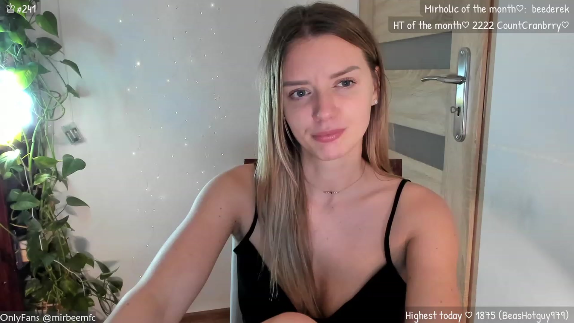 Gallery image thumbnail from MirBee's myfreecams stream on, 11/19/2023, 04:23 image 8 of 20