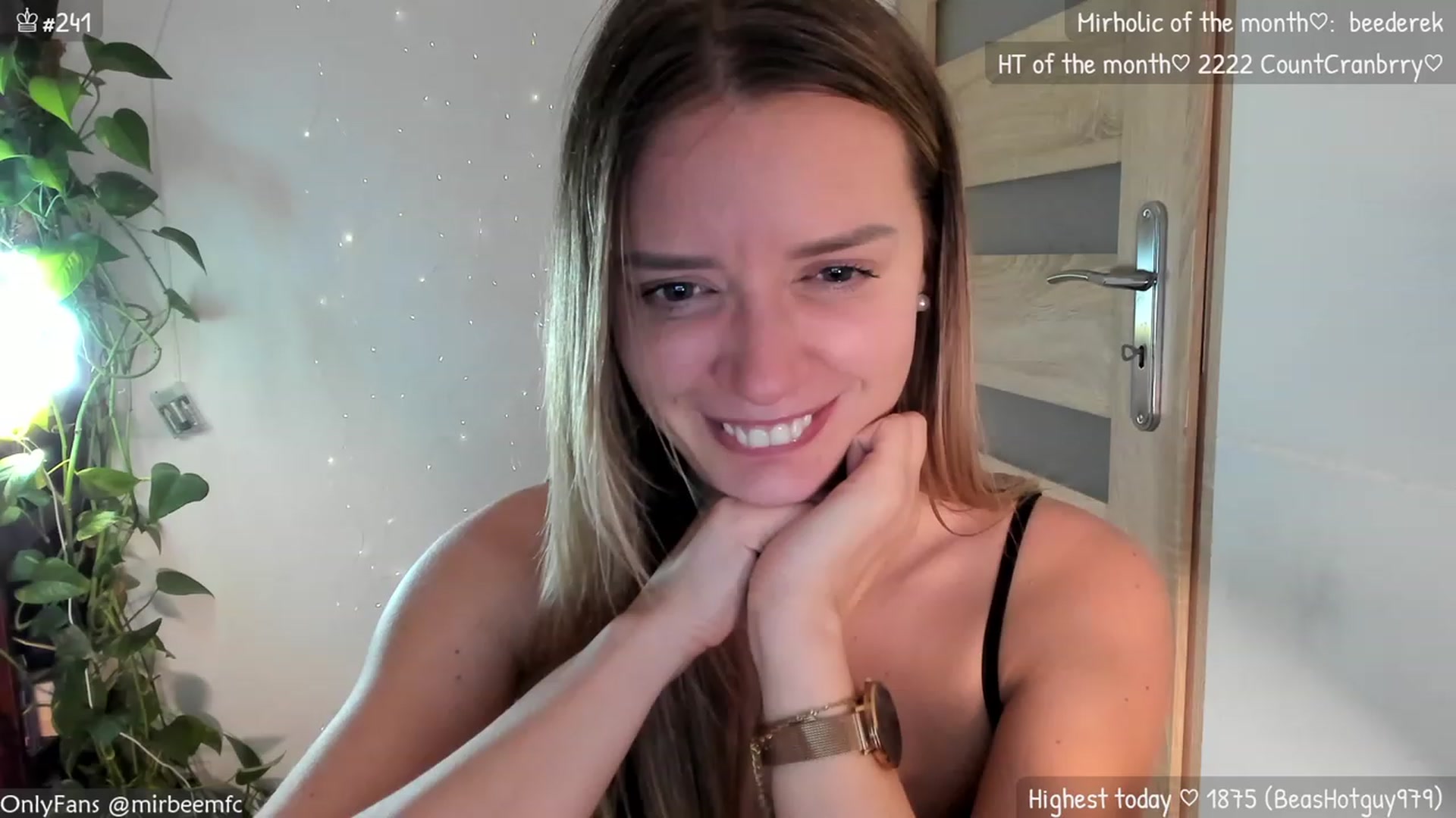 Gallery image thumbnail from MirBee's myfreecams stream on, 11/19/2023, 04:23 image 3 of 20
