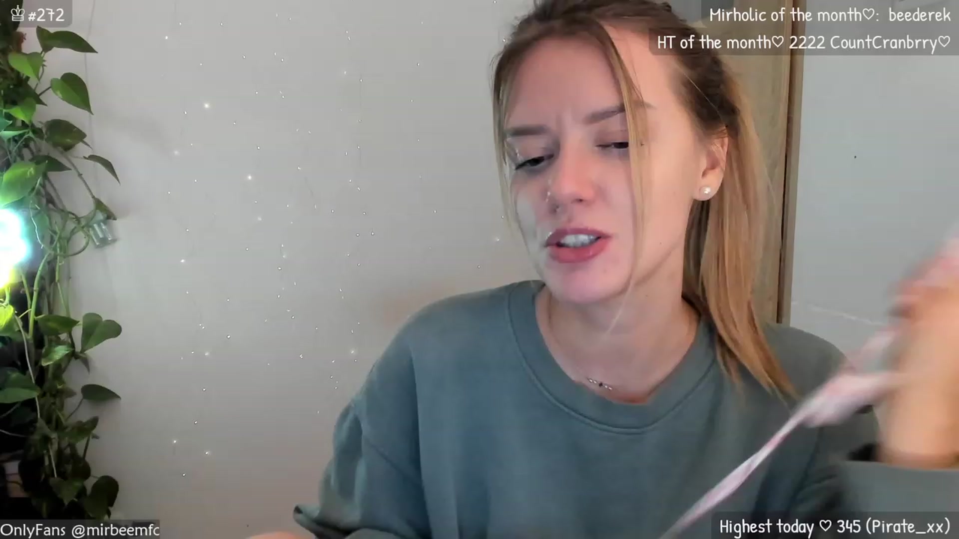 Gallery image thumbnail from MirBee's myfreecams stream on, 11/22/2023, 24:31 image 7 of 20