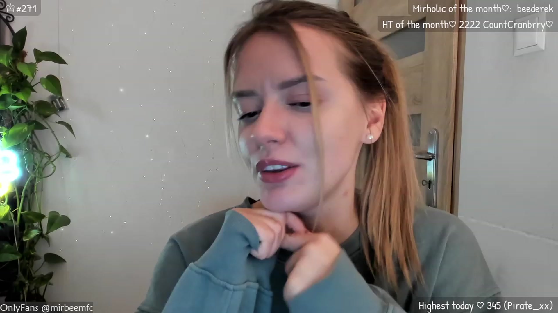 Gallery image thumbnail from MirBee's myfreecams stream on, 11/22/2023, 24:31 image 2 of 20