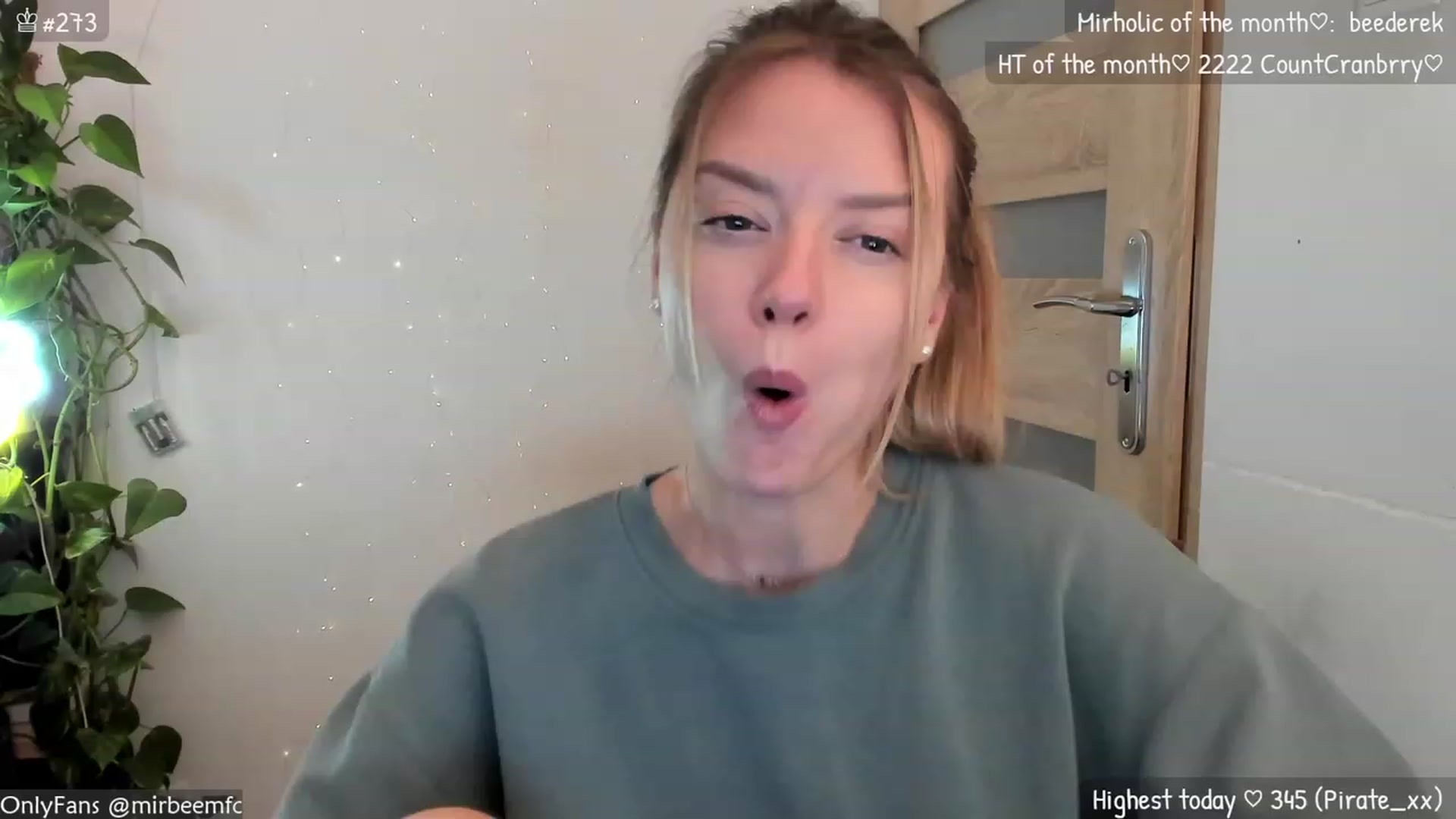 Gallery image thumbnail from MirBee's myfreecams stream on, 11/22/2023, 24:31 image 9 of 20