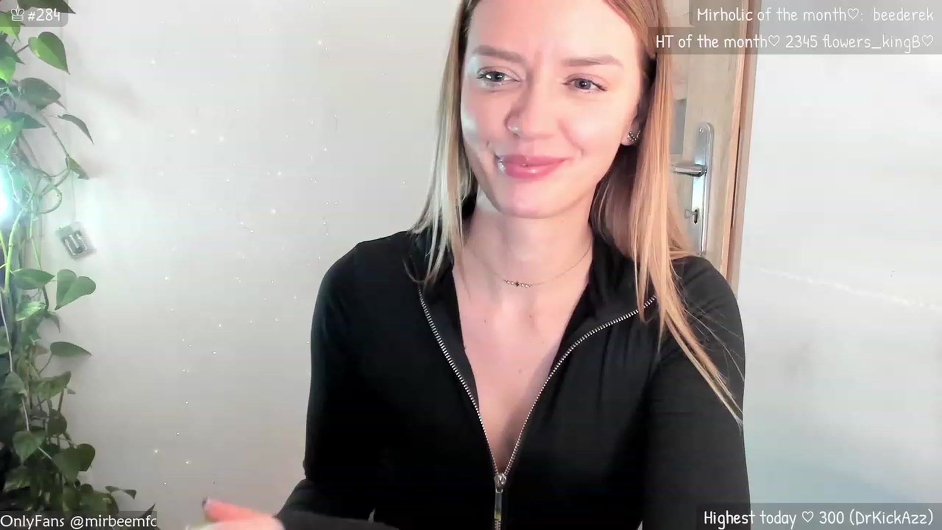 Gallery image thumbnail from MirBee's myfreecams stream on, 11/24/2023, 24:41 image 13 of 20