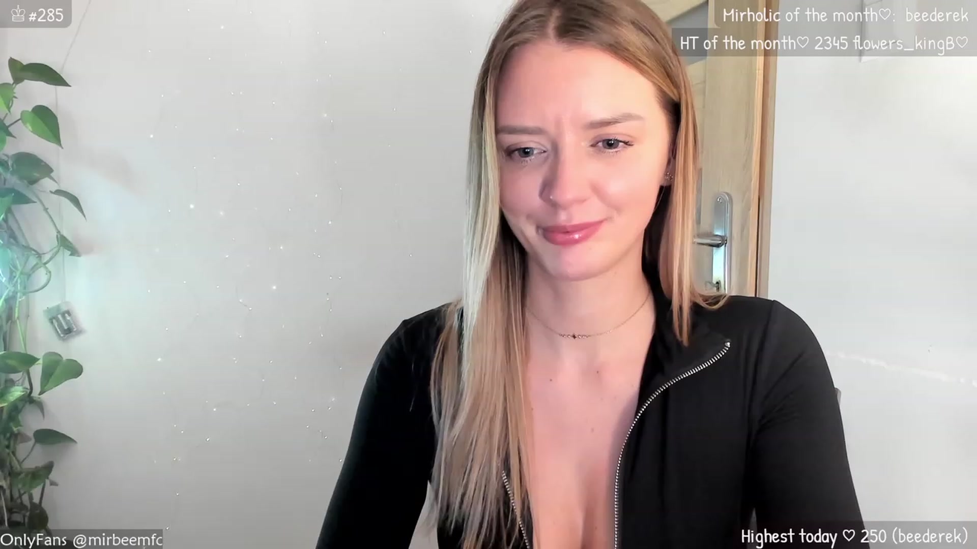 Gallery image thumbnail from MirBee's myfreecams stream on, 11/24/2023, 24:41 image 11 of 20