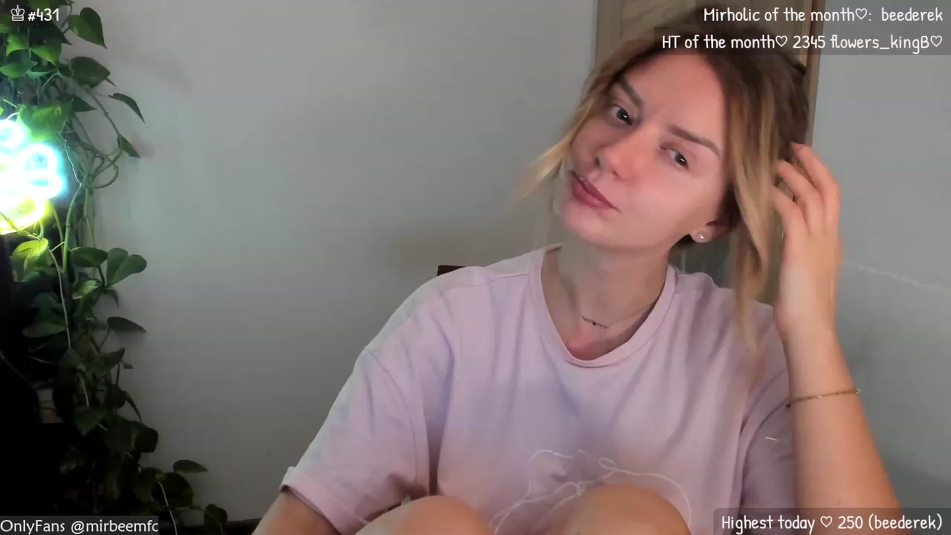 Gallery image thumbnail from MirBee's myfreecams stream on, 12/01/2023, 24:04 image 11 of 20
