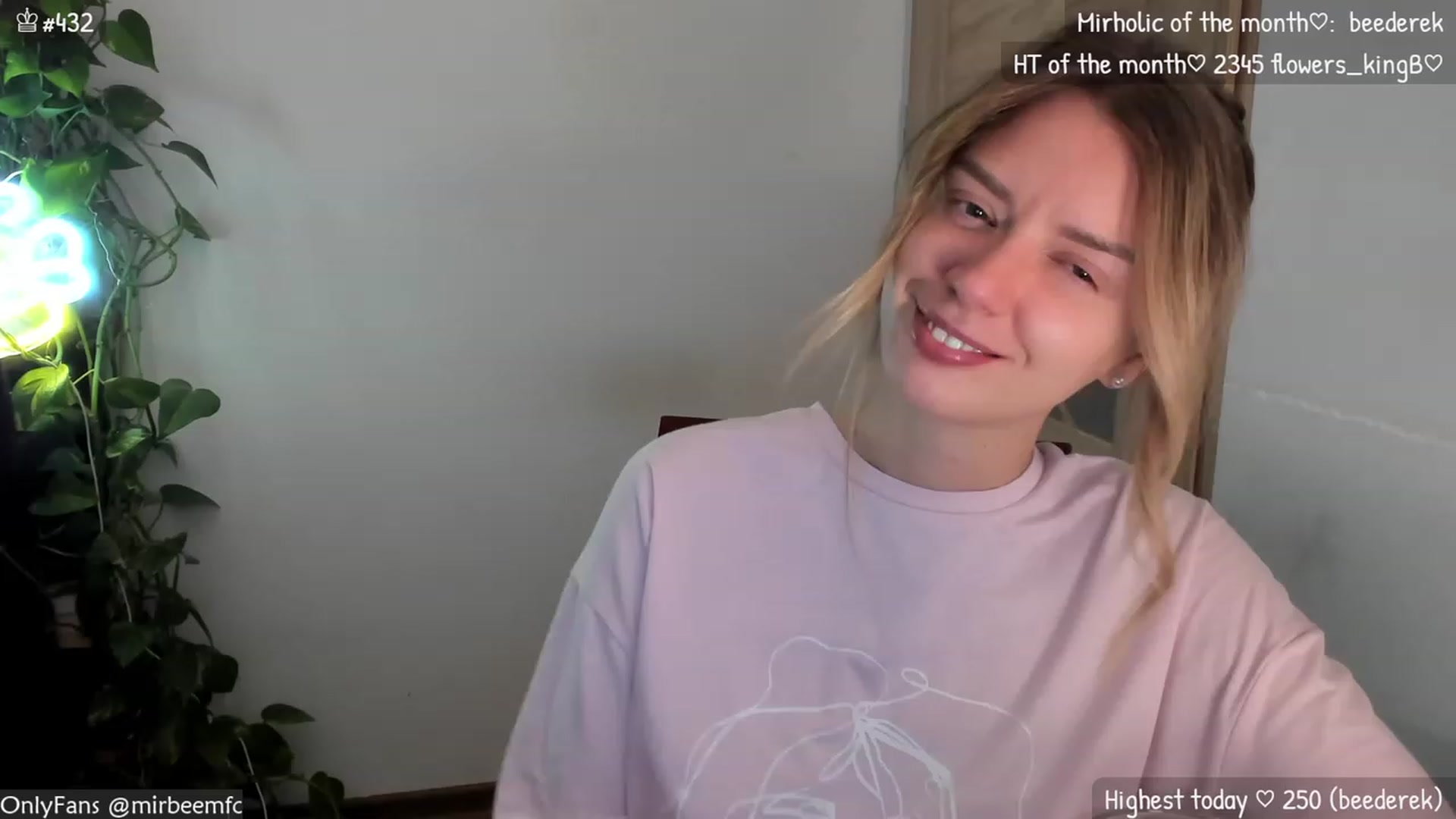 Gallery image thumbnail from MirBee's myfreecams stream on, 12/01/2023, 24:04 image 1 of 20