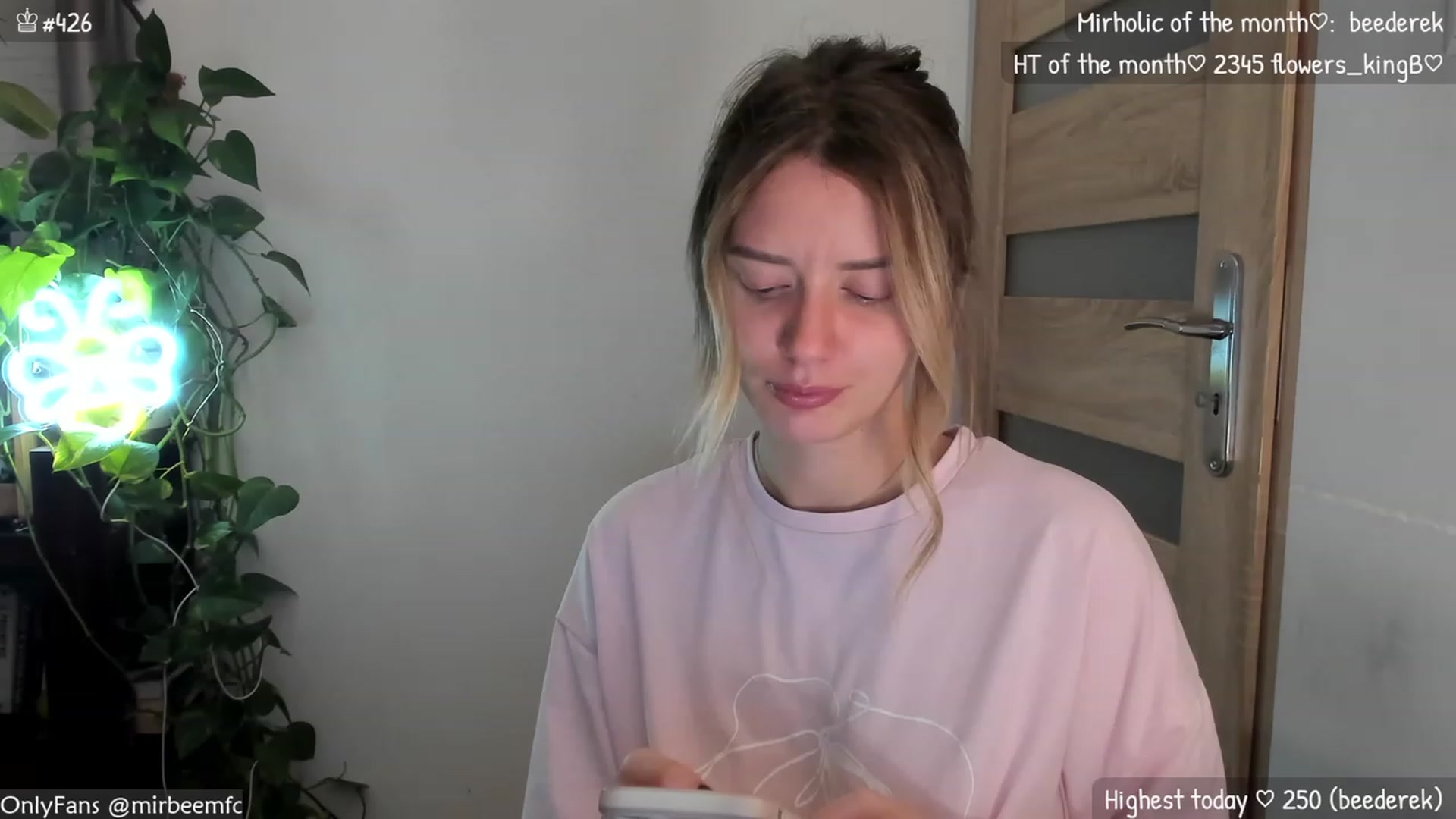 Gallery image thumbnail from MirBee's myfreecams stream on, 12/01/2023, 01:35 image 5 of 20