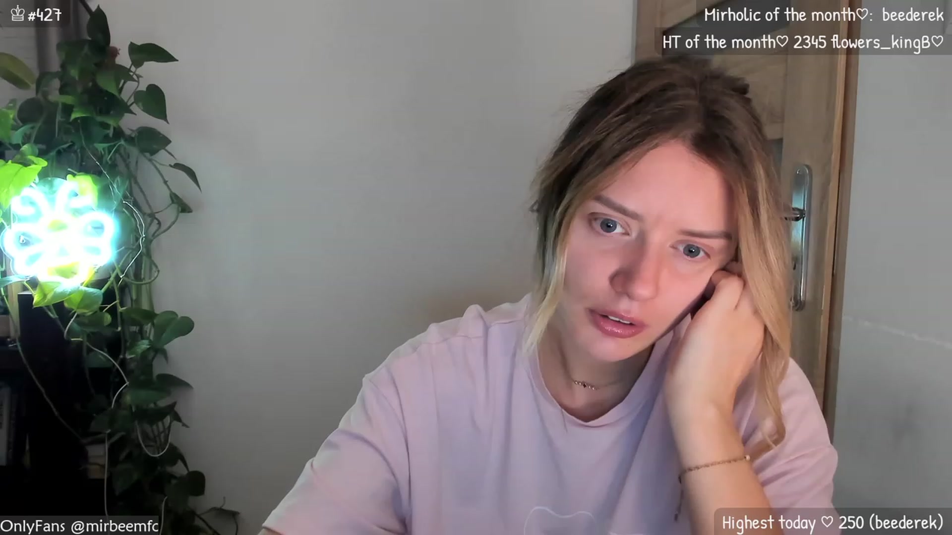 Gallery image thumbnail from MirBee's myfreecams stream on, 12/01/2023, 01:35 image 6 of 20