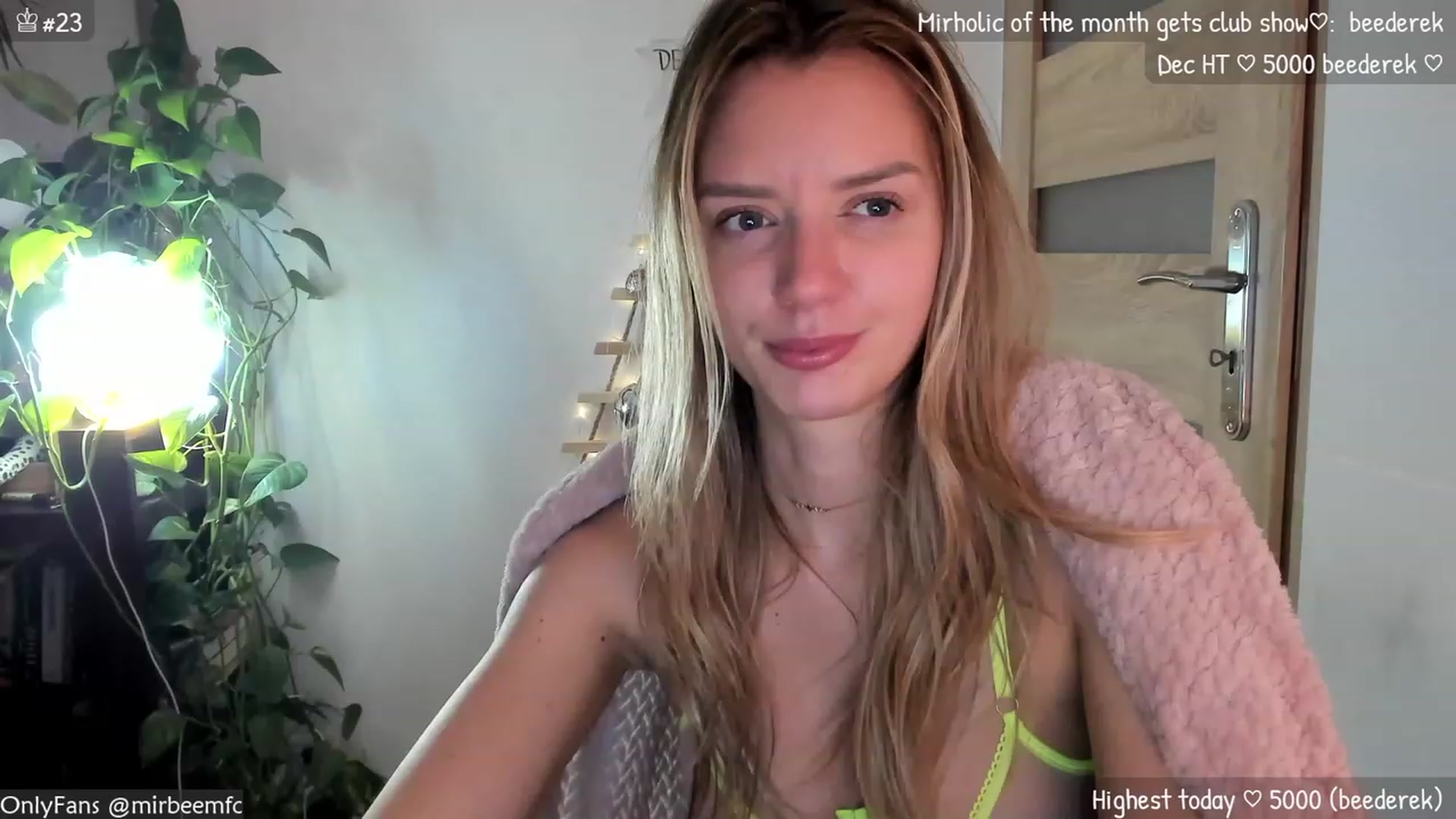 Gallery image thumbnail from MirBee's myfreecams stream on, 12/02/2023, 04:17 image 12 of 20
