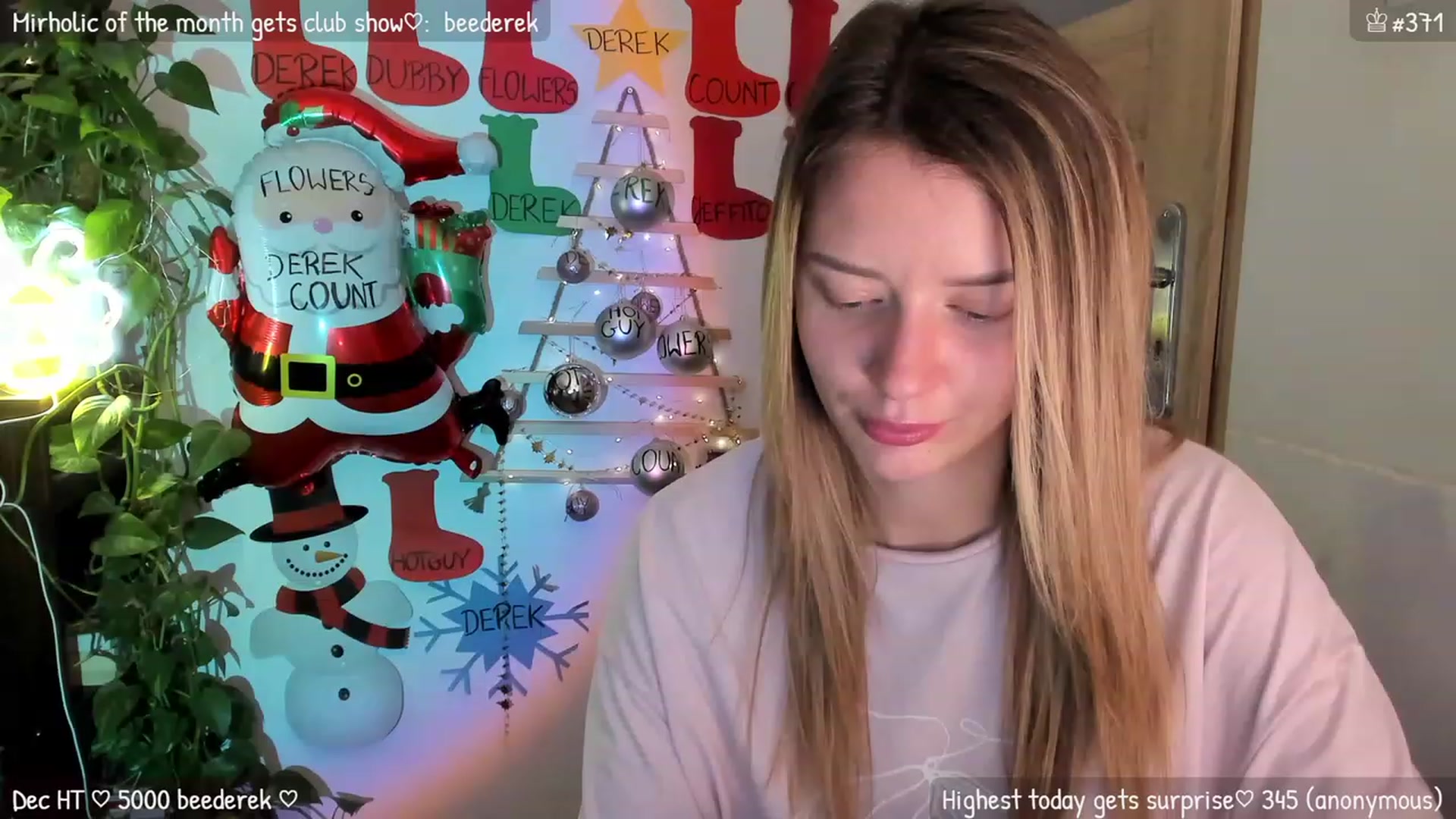 Gallery image thumbnail from MirBee's myfreecams stream on, 12/22/2023, 24:51 image 8 of 20