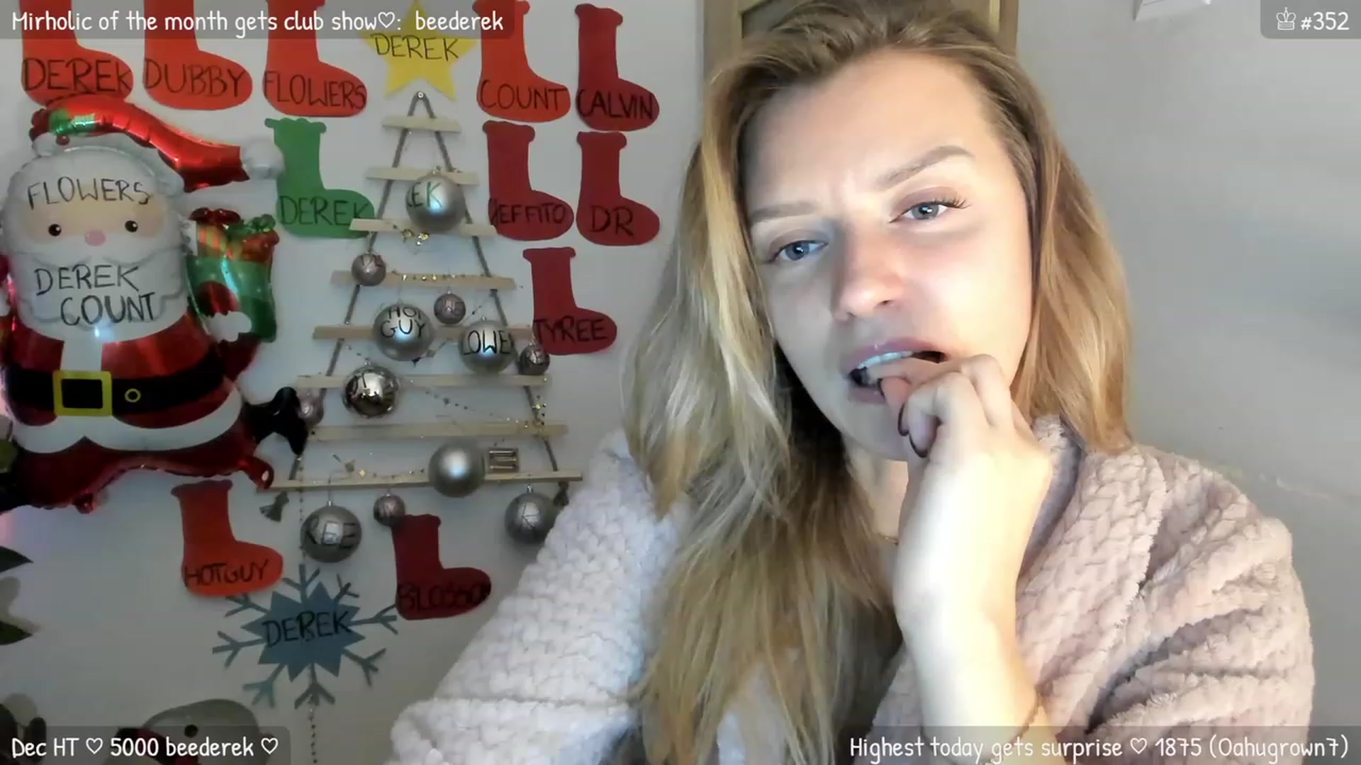 Gallery image thumbnail from MirBee's myfreecams stream on, 12/30/2023, 24:03 image 4 of 20