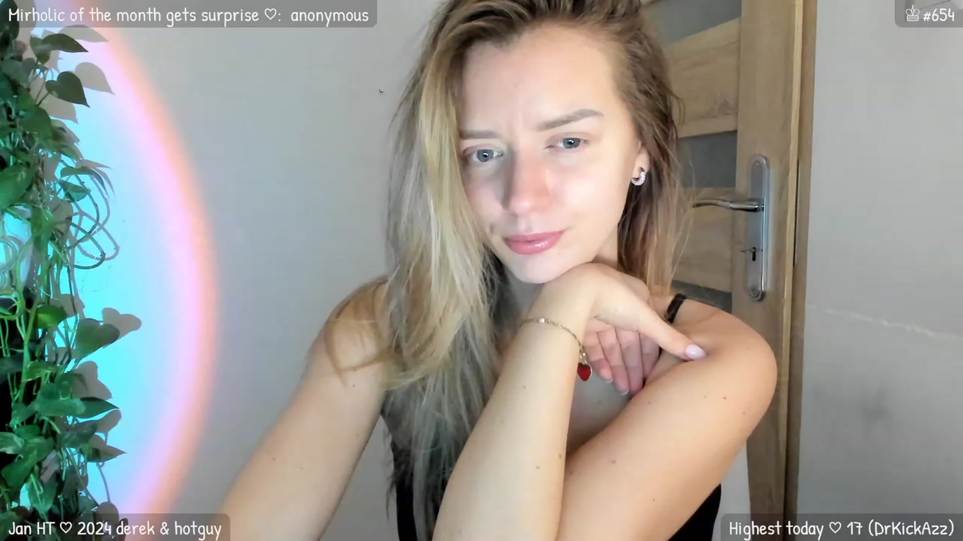 Gallery image thumbnail from MirBee's myfreecams stream on, 01/07/2024, 24:27 image 4 of 20