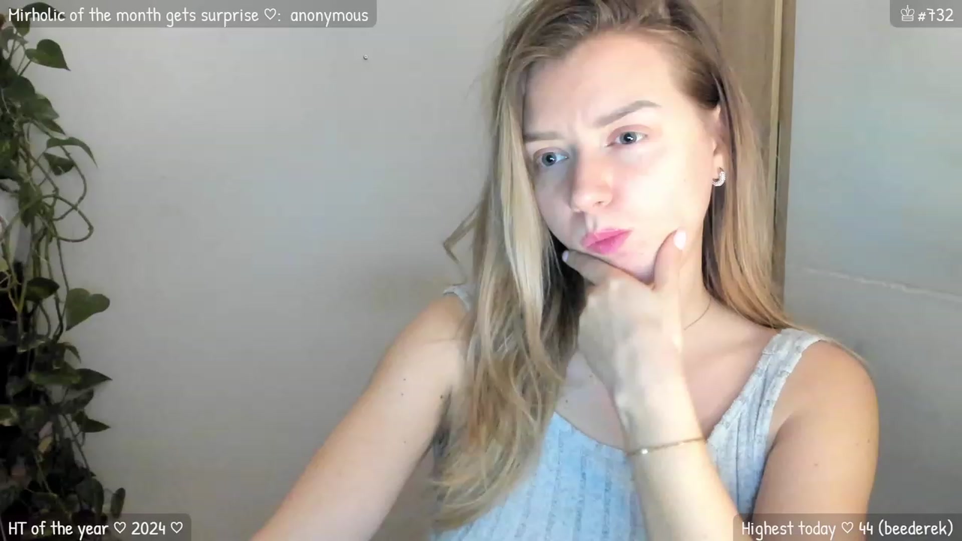 Gallery image thumbnail from MirBee's myfreecams stream on, 01/08/2024, 24:19 image 19 of 20