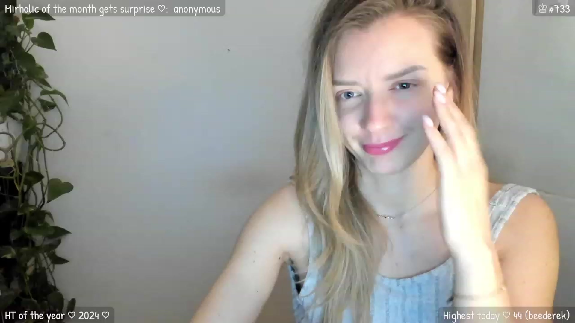 Gallery image thumbnail from MirBee's myfreecams stream on, 01/08/2024, 24:19 image 15 of 20