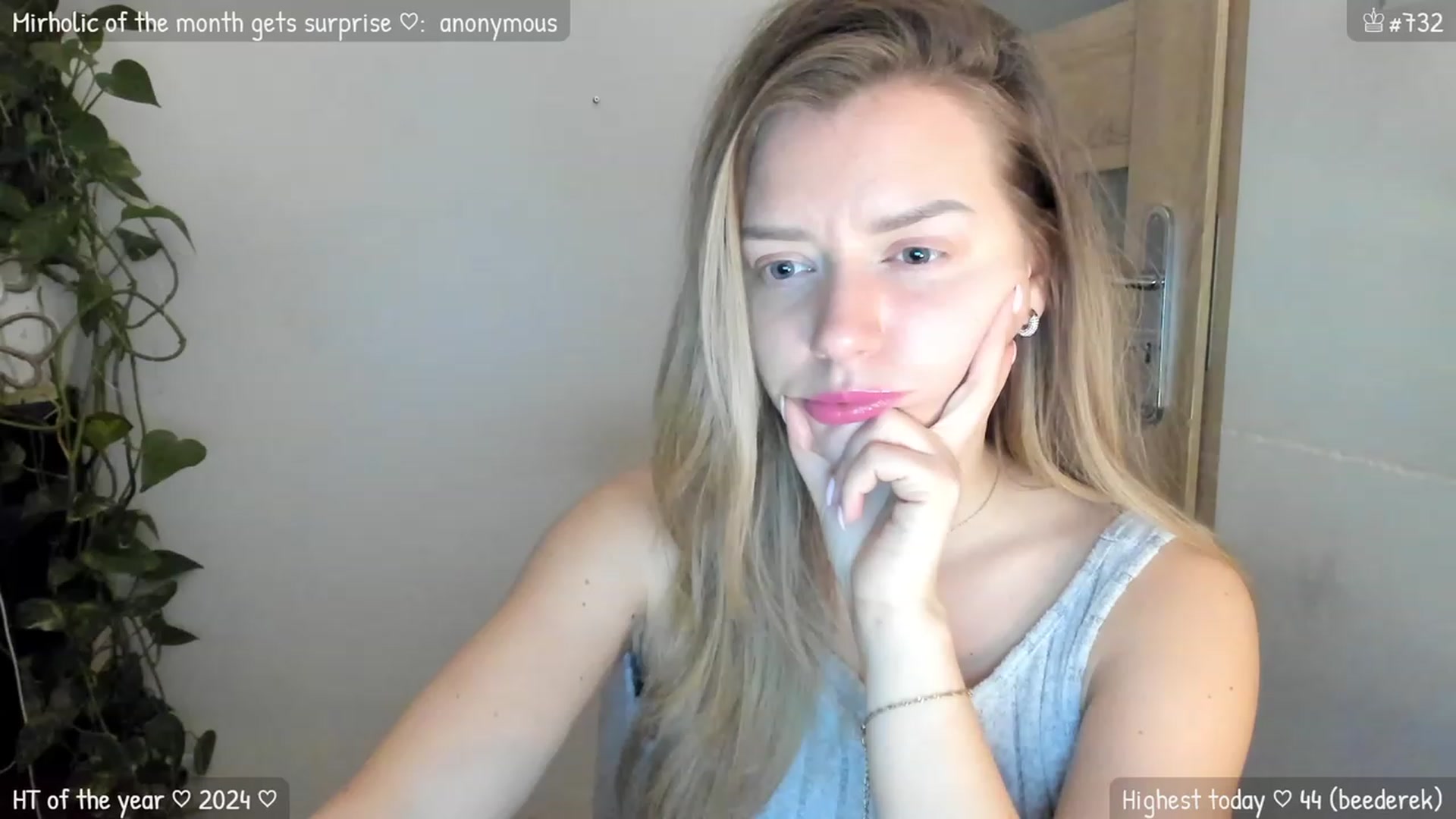 Gallery image thumbnail from MirBee's myfreecams stream on, 01/08/2024, 24:19 image 9 of 20