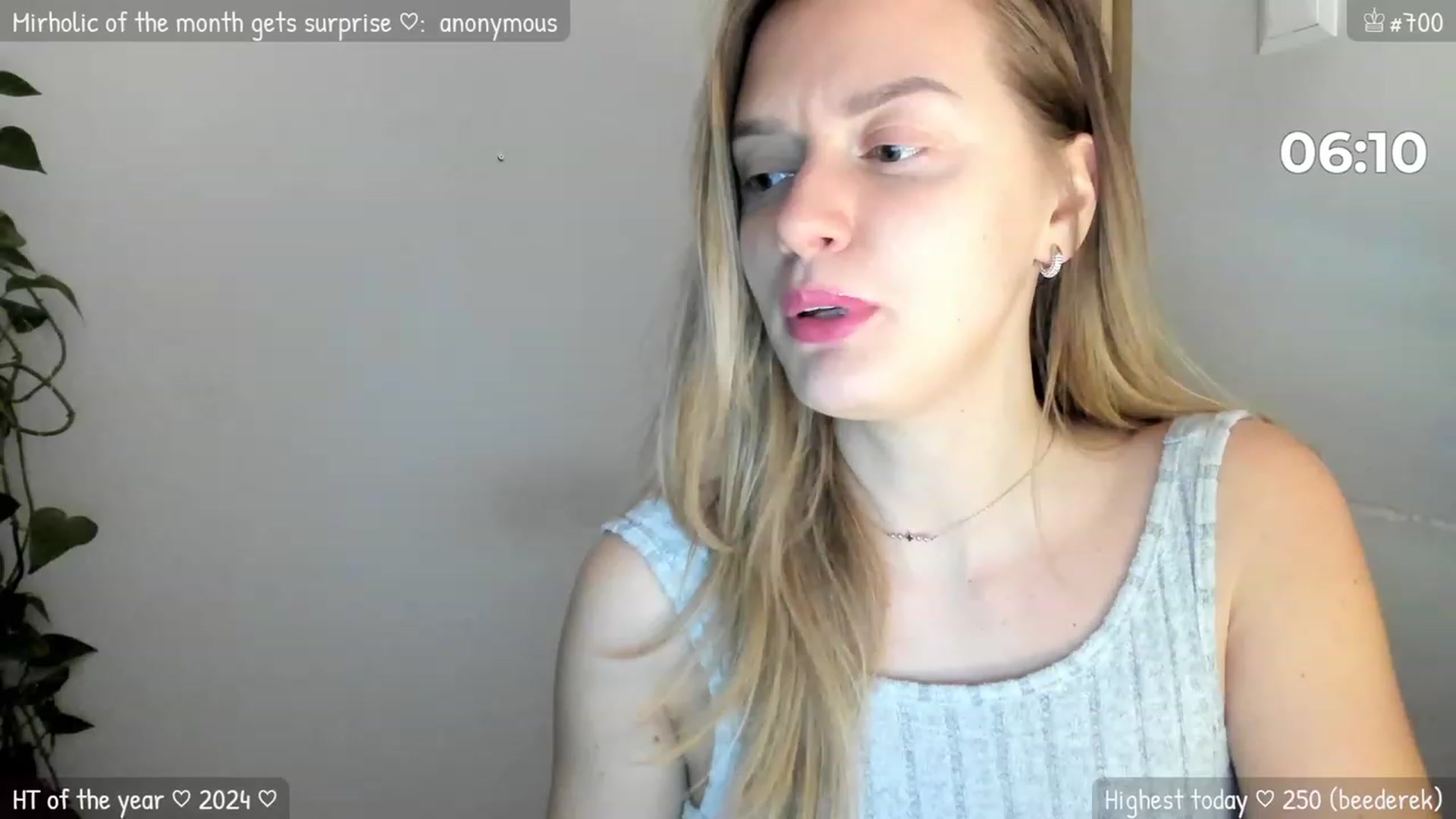 Gallery image thumbnail from MirBee's myfreecams stream on, 01/08/2024, 01:42 image 11 of 20