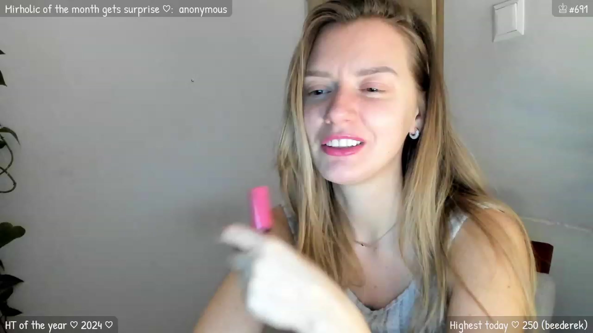 Gallery image thumbnail from MirBee's myfreecams stream on, 01/08/2024, 01:42 image 15 of 20