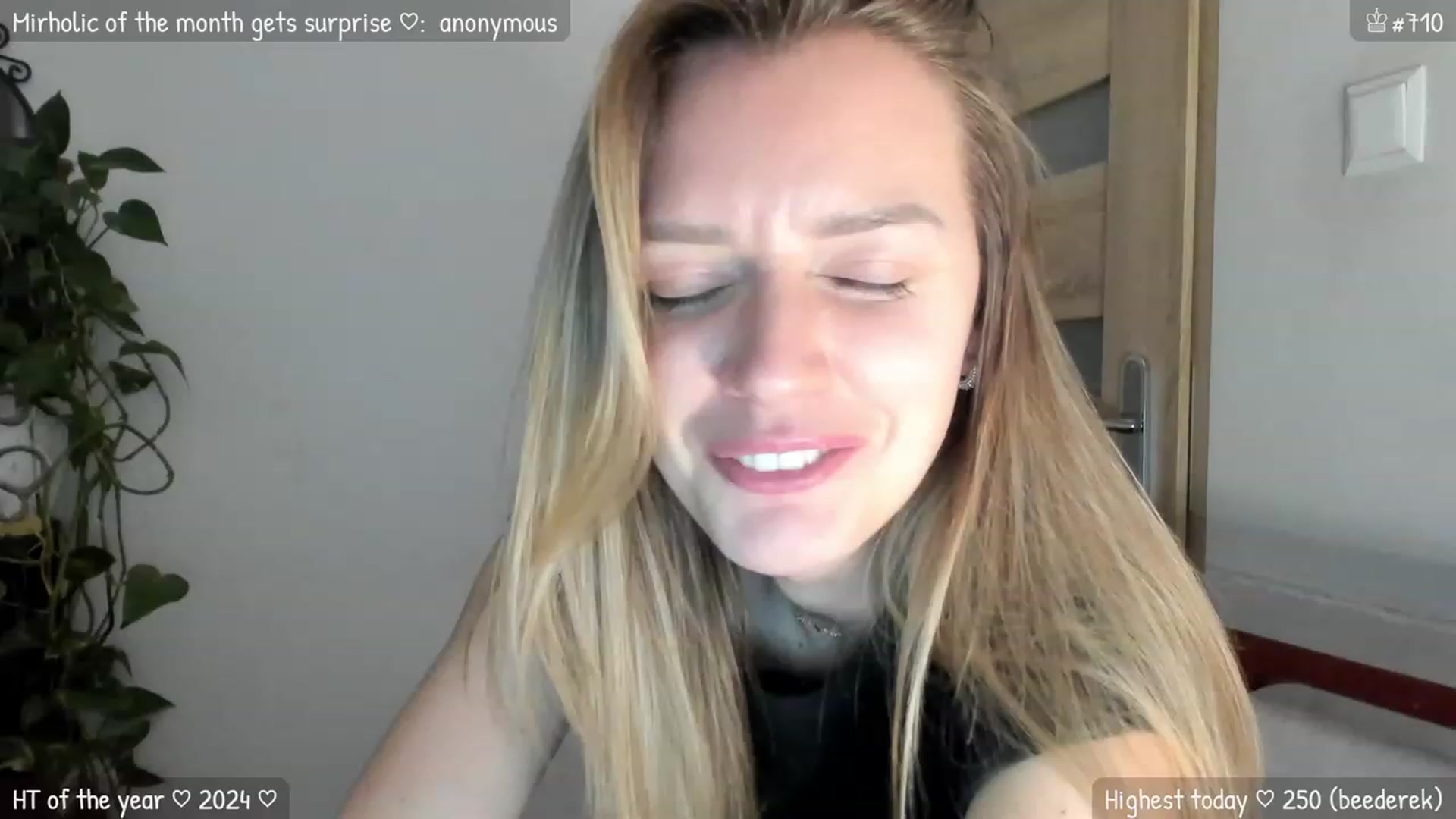 Gallery image thumbnail from MirBee's myfreecams stream on, 01/09/2024, 24:35 image 14 of 20