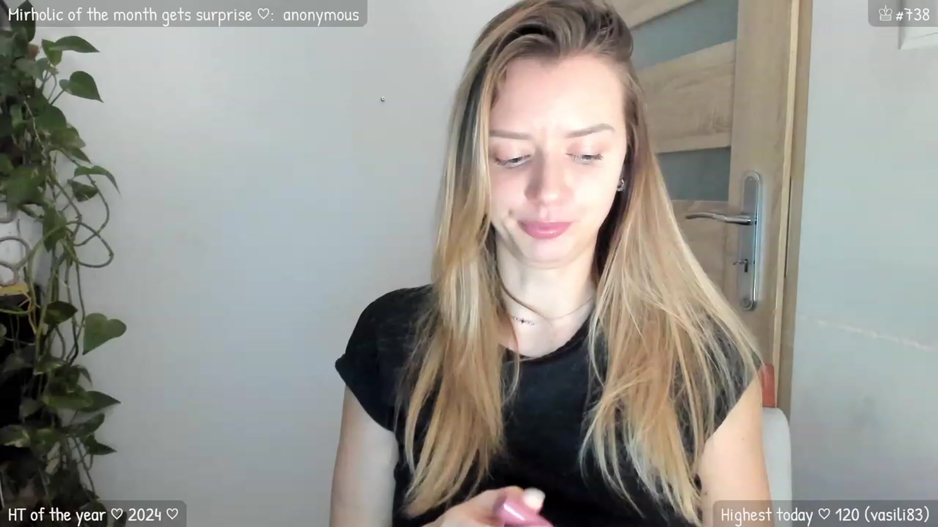 Gallery image thumbnail from MirBee's myfreecams stream on, 01/09/2024, 24:35 image 3 of 20