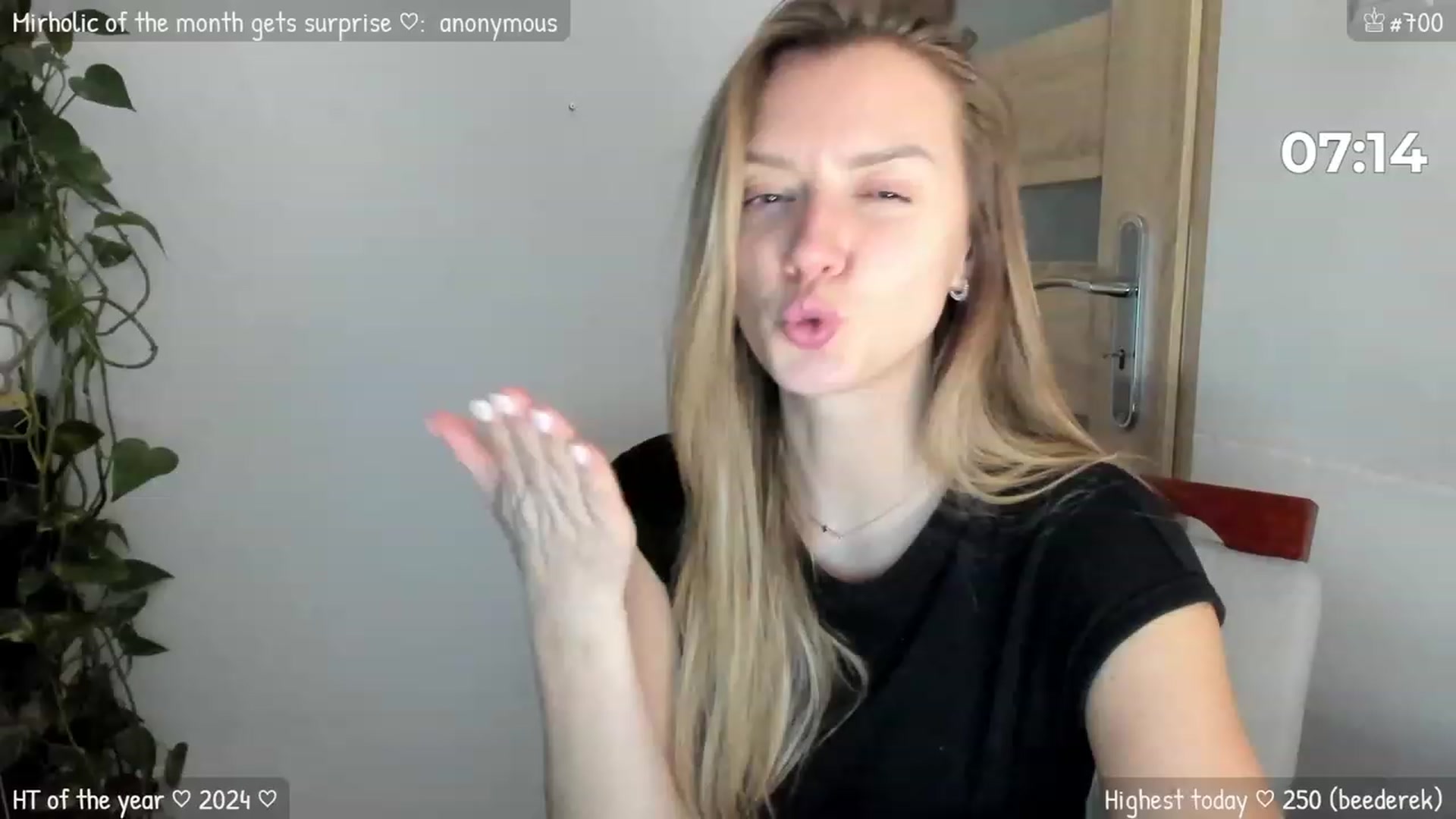Gallery image thumbnail from MirBee's myfreecams stream on, 01/09/2024, 01:04 image 12 of 20