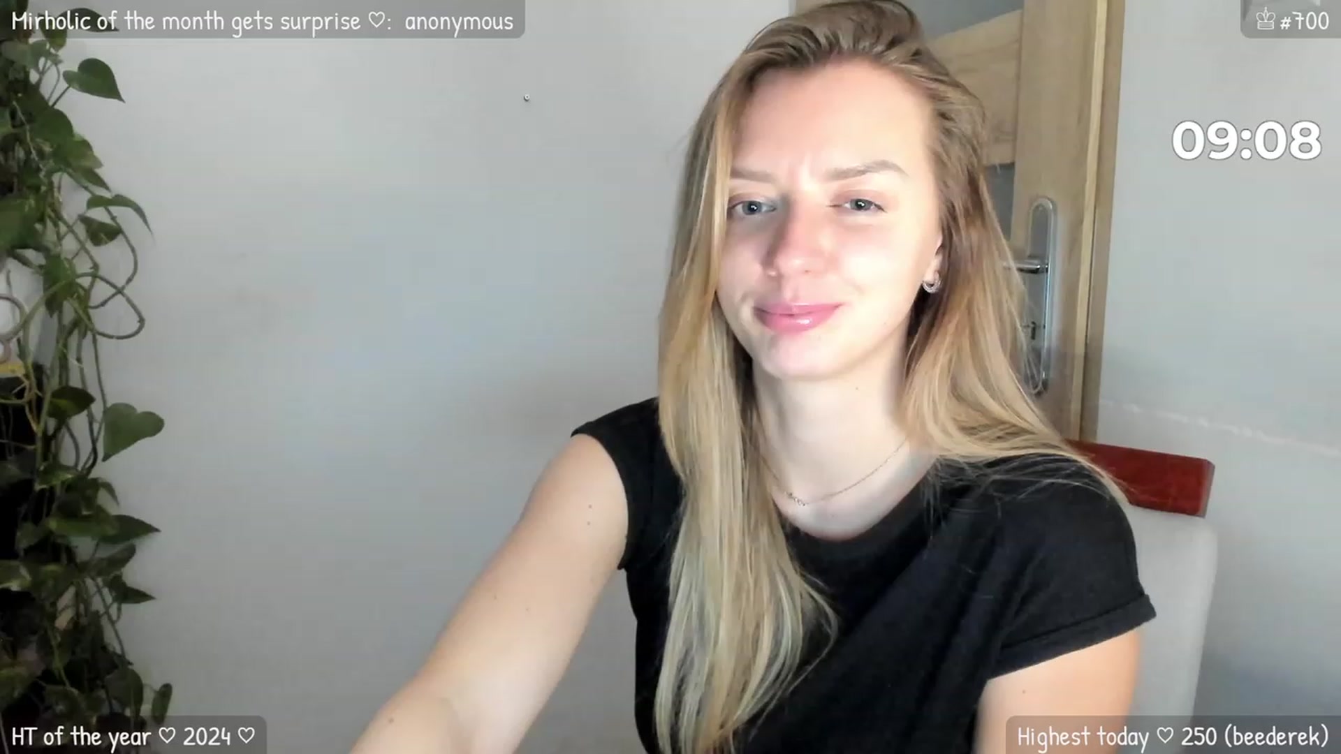 Gallery image thumbnail from MirBee's myfreecams stream on, 01/09/2024, 01:04 image 10 of 20