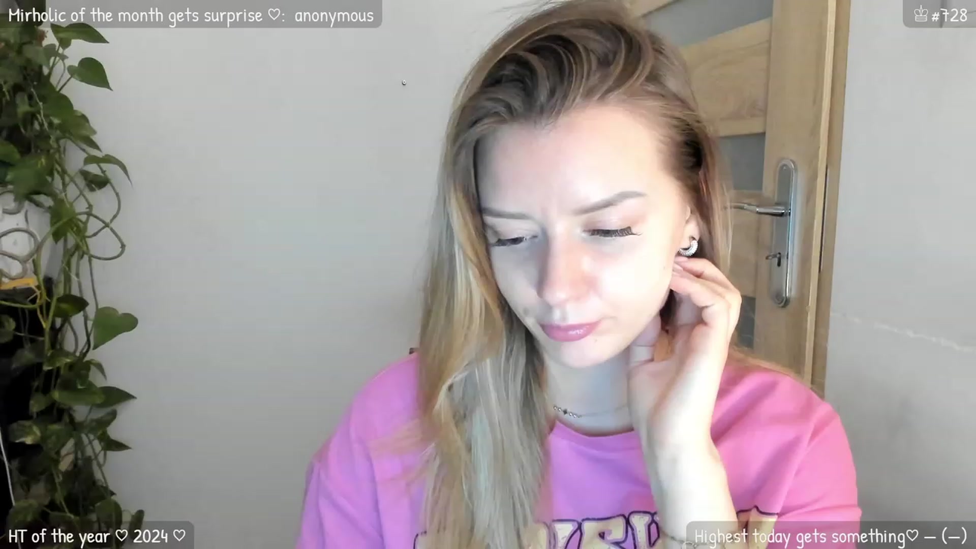 Gallery image thumbnail from MirBee's myfreecams stream on, 01/11/2024, 24:55 image 3 of 20