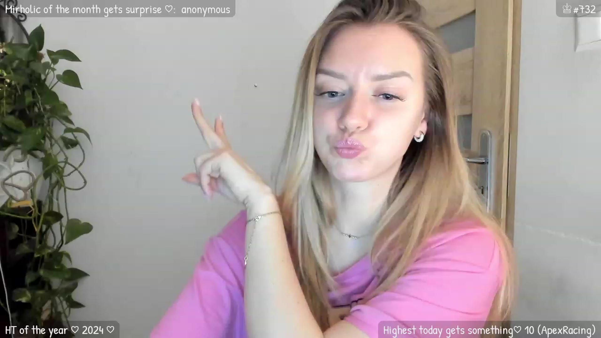 Gallery image thumbnail from MirBee's myfreecams stream on, 01/11/2024, 24:55 image 6 of 20