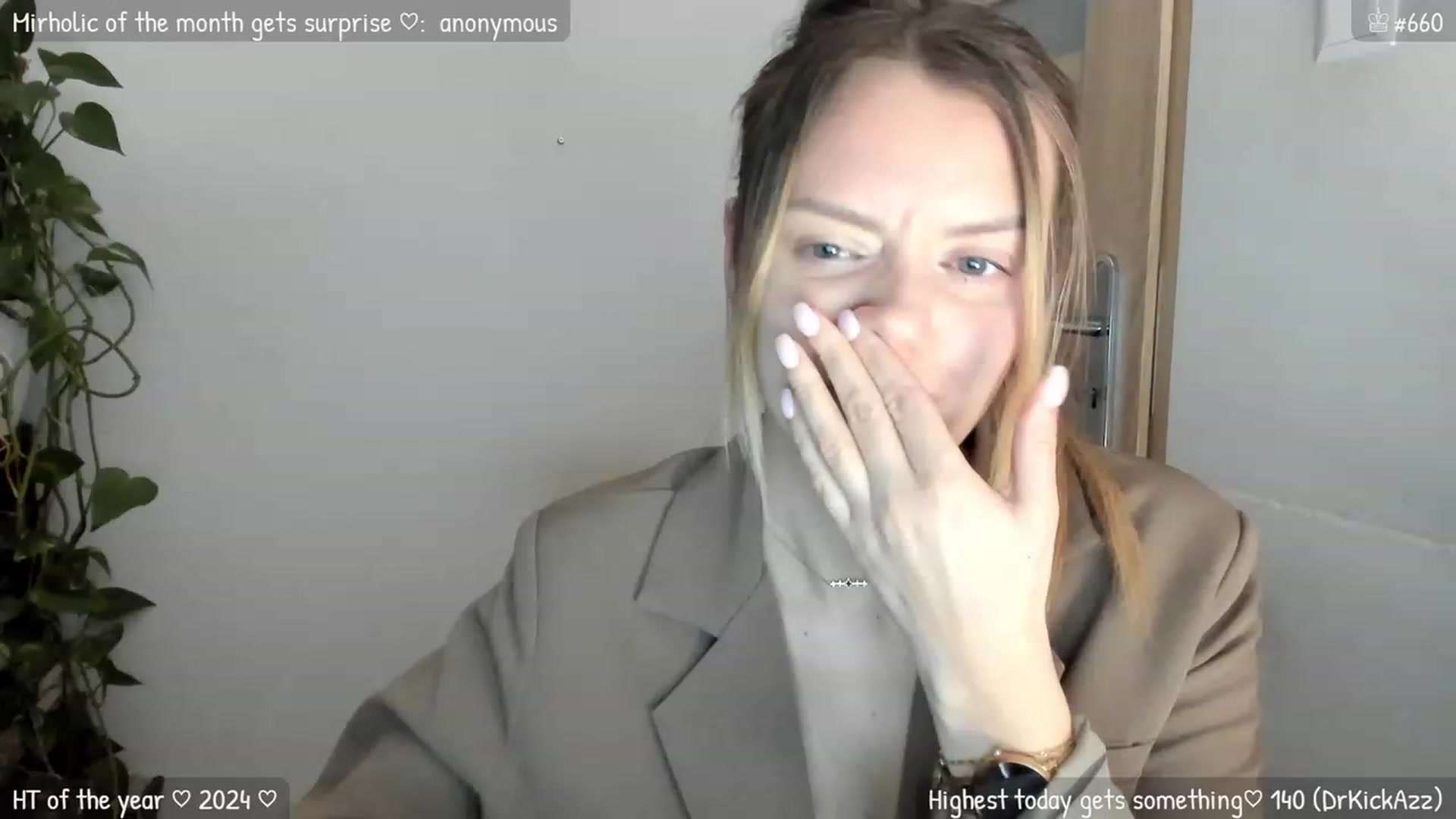 Gallery image thumbnail from MirBee's myfreecams stream on, 01/15/2024, 24:01 image 2 of 20