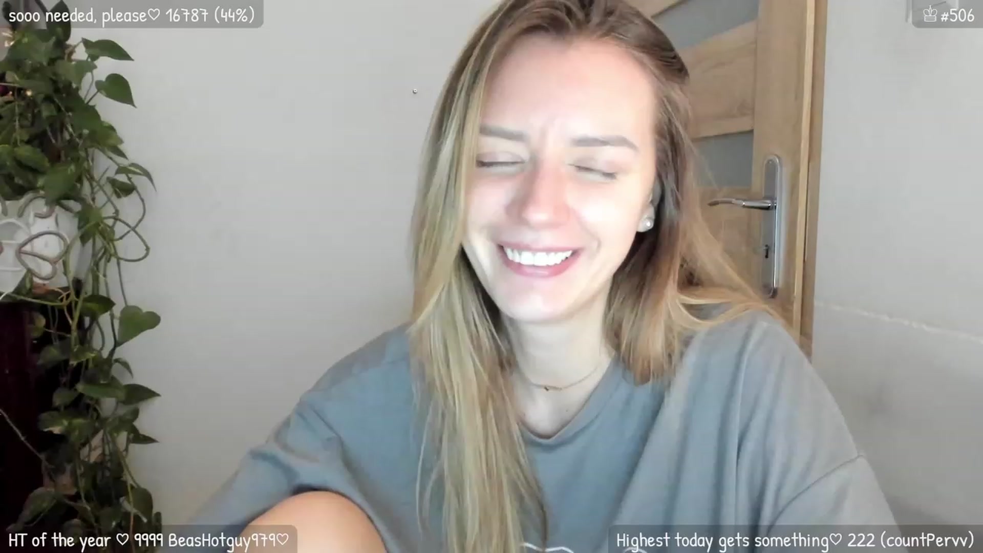 Gallery image thumbnail from MirBee's myfreecams stream on, 01/19/2024, 24:15 image 4 of 20
