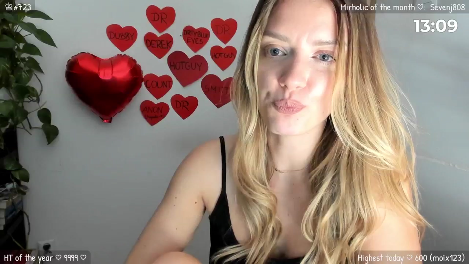 Gallery image thumbnail from MirBee's myfreecams stream on, 02/10/2024, 03:02 image 17 of 20