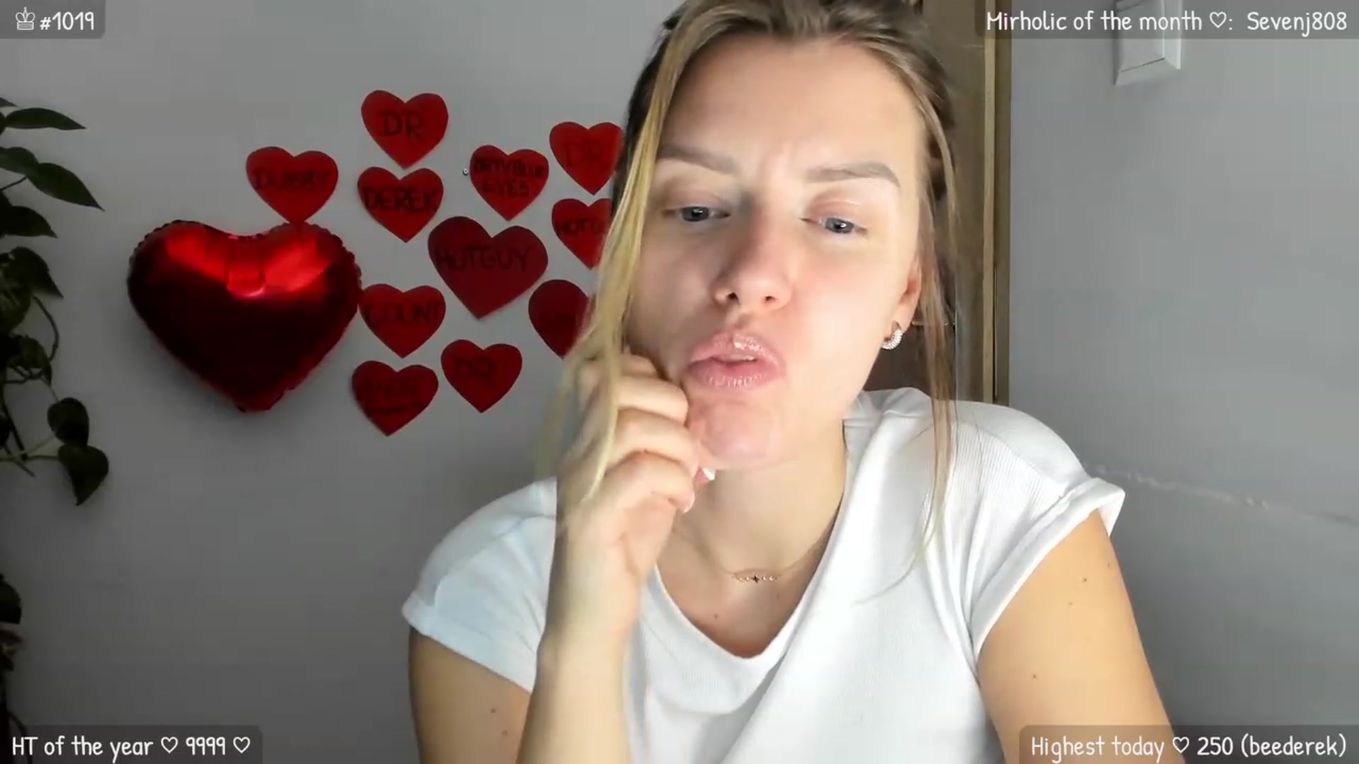 Gallery image thumbnail from MirBee's myfreecams stream on, 02/14/2024, 24:01 image 20 of 20