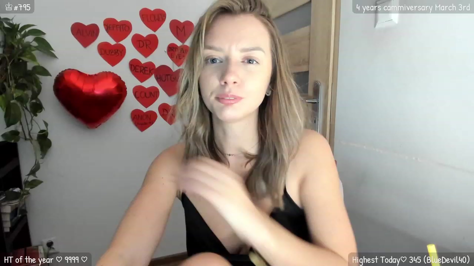 Gallery image thumbnail from MirBee's myfreecams stream on, 03/01/2024, 24:02 image 4 of 20