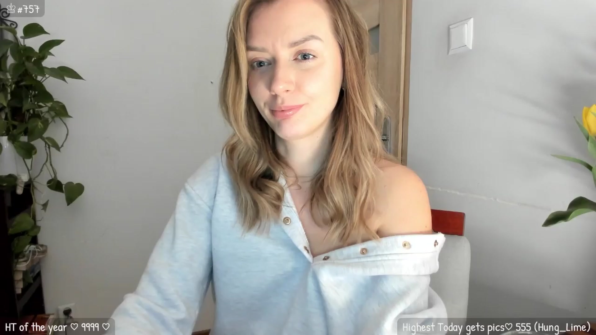 Gallery image thumbnail from MirBee's myfreecams stream on, 04/13/2024, 24:01 image 17 of 20