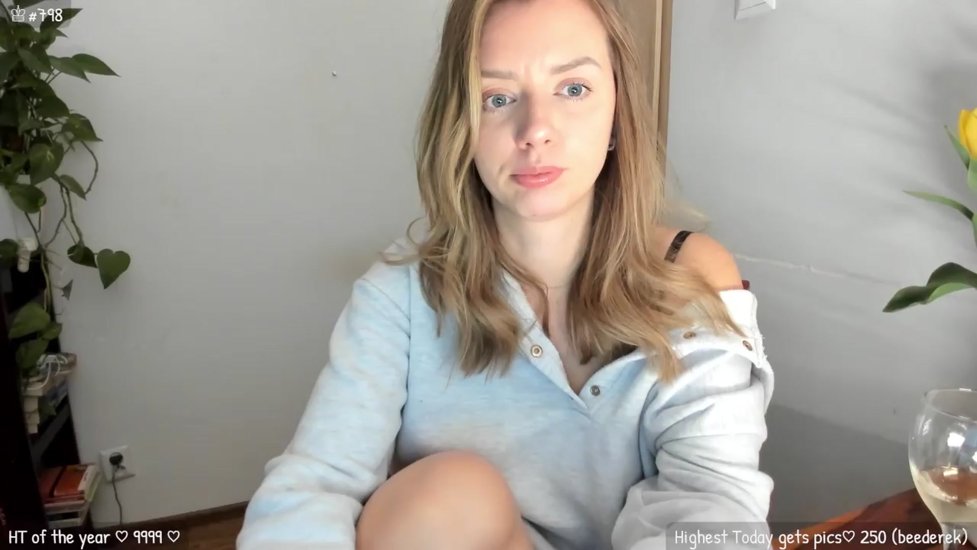Gallery image thumbnail from MirBee's myfreecams stream on, 04/13/2024, 24:01 image 5 of 20