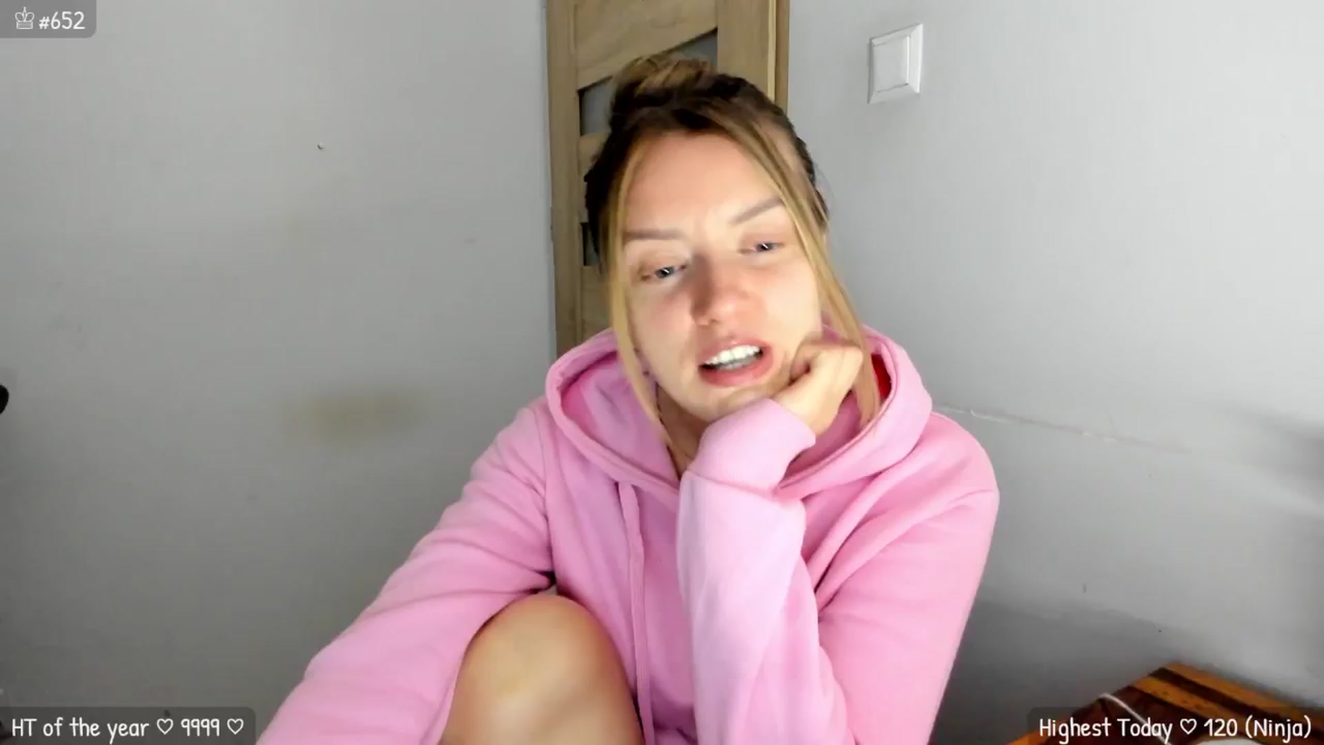 Gallery image thumbnail from MirBee's myfreecams stream on, 04/23/2024, 23:28 image 8 of 20
