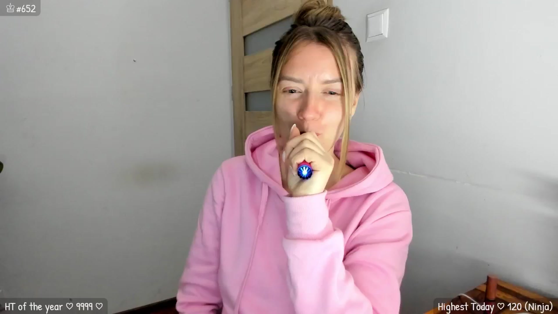 Gallery image thumbnail from MirBee's myfreecams stream on, 04/23/2024, 23:28 image 4 of 20