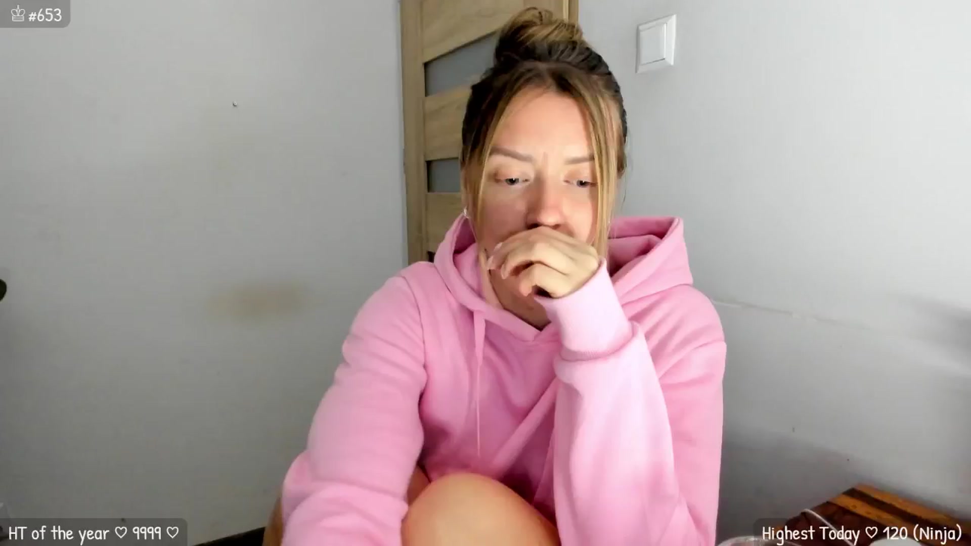 Gallery image thumbnail from MirBee's myfreecams stream on, 04/23/2024, 23:28 image 16 of 20
