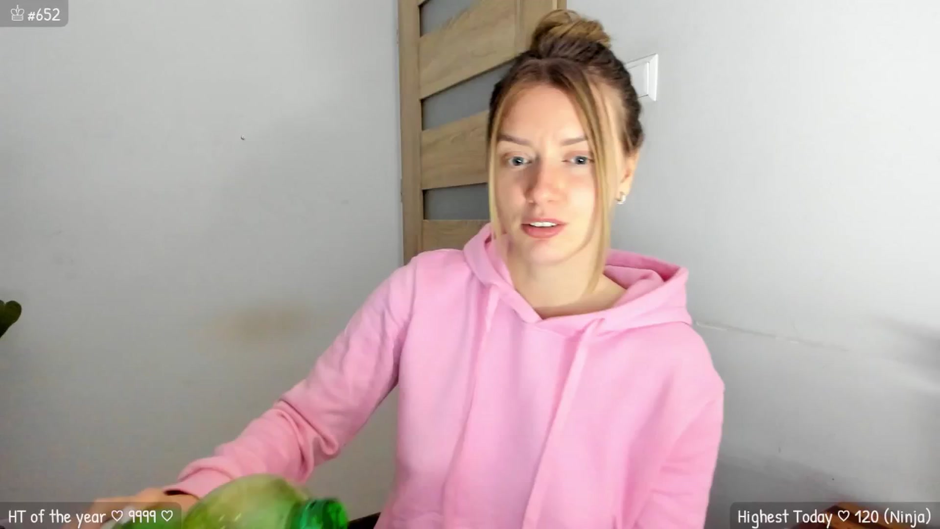 Gallery image thumbnail from MirBee's myfreecams stream on, 04/23/2024, 23:28 image 18 of 20