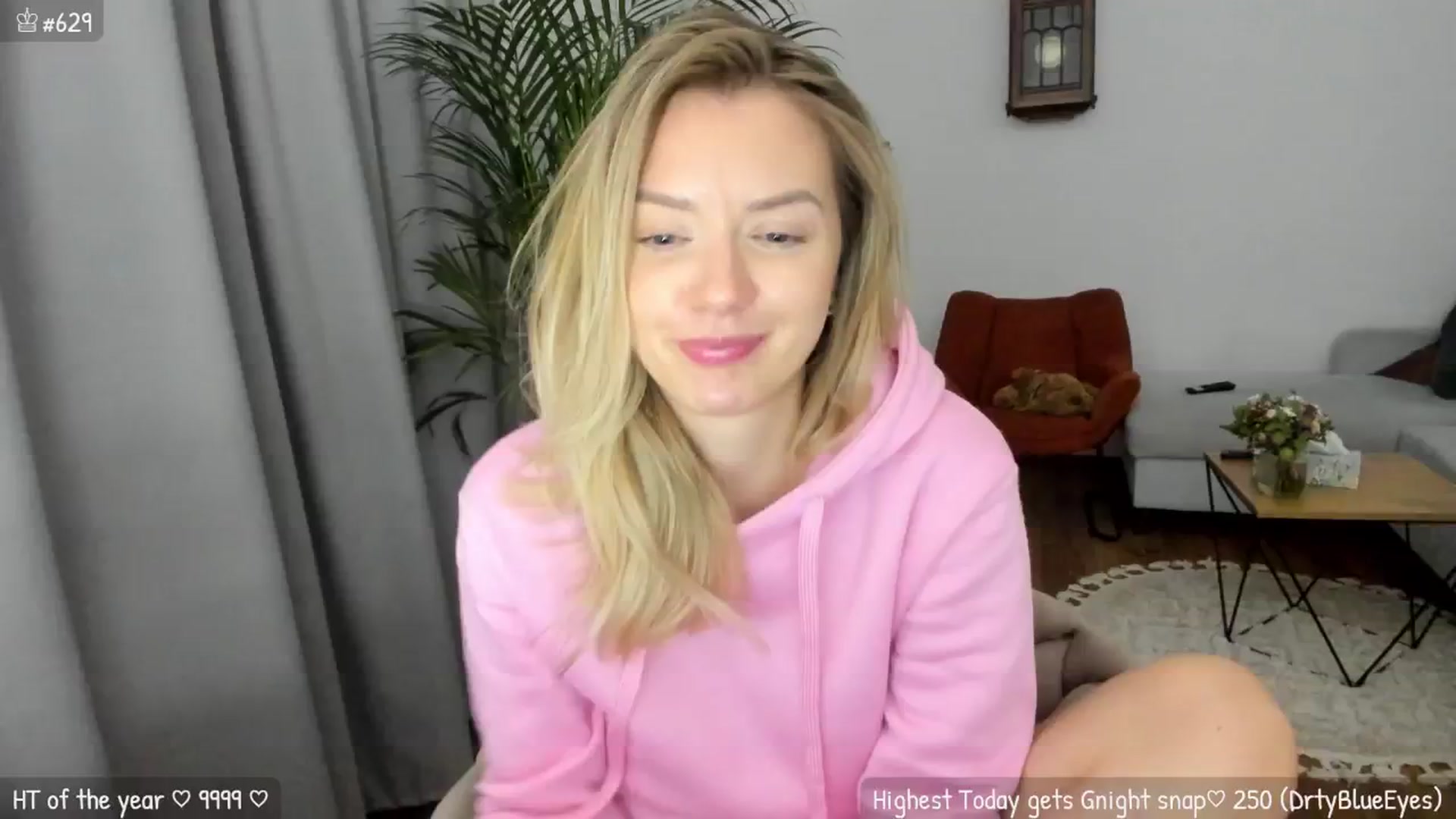 Gallery image thumbnail from MirBee's myfreecams stream on, 06/15/2024, 01:22 image 4 of 20