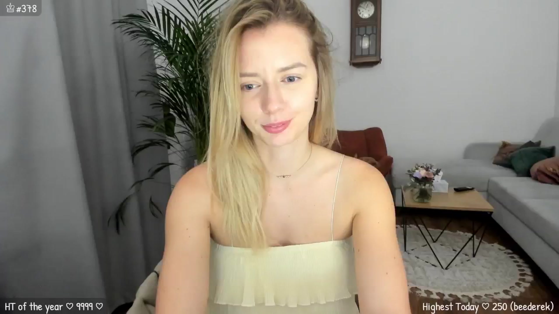 Gallery image thumbnail from MirBee's myfreecams stream on, 06/26/2024, 01:16 image 6 of 20