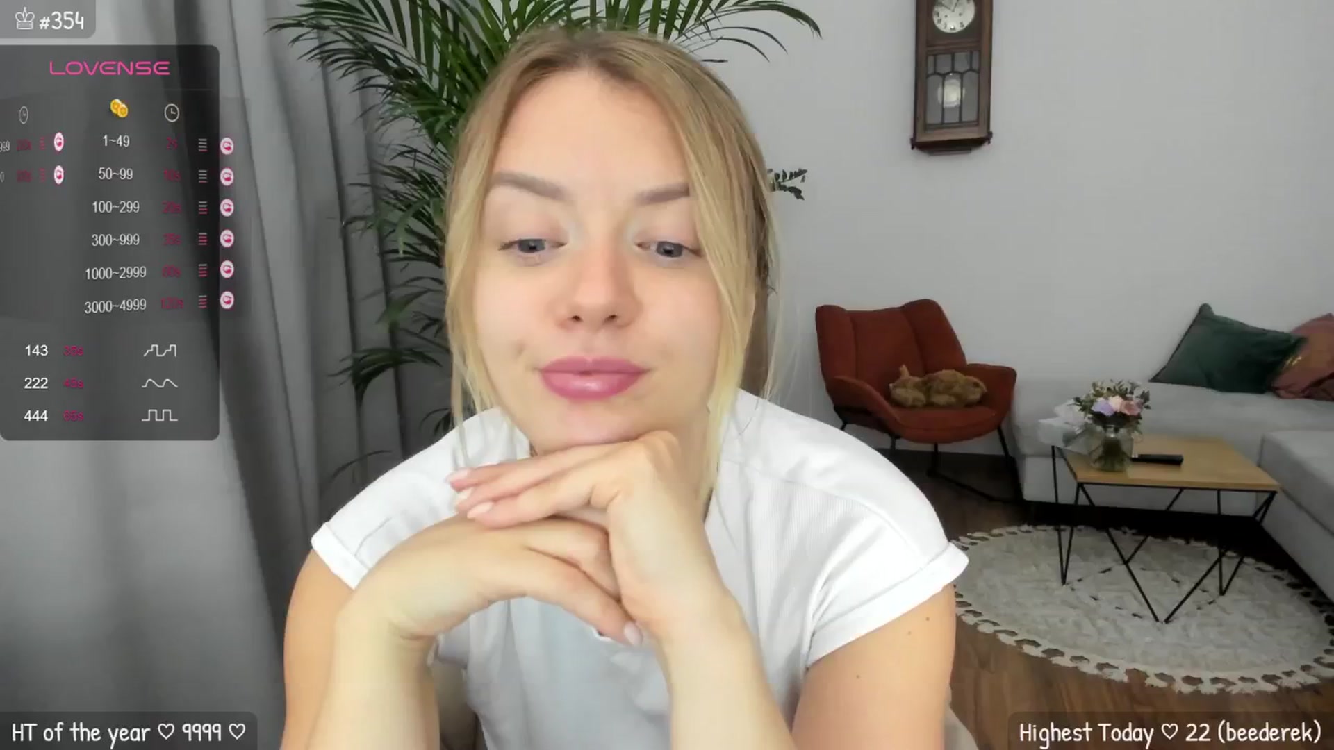 Gallery image thumbnail from MirBee's myfreecams stream on, 06/26/2024, 23:23 image 7 of 20
