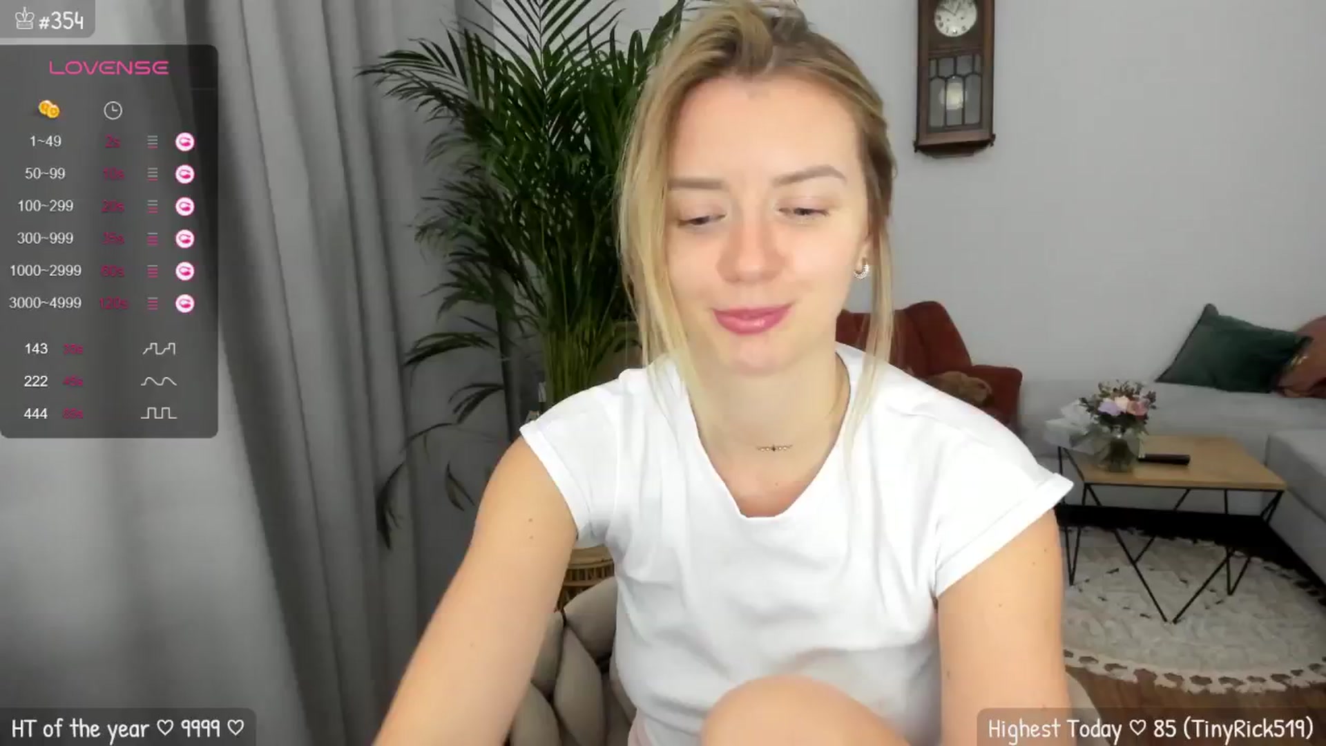 Gallery image thumbnail from MirBee's myfreecams stream on, 06/27/2024, 01:05 image 3 of 20
