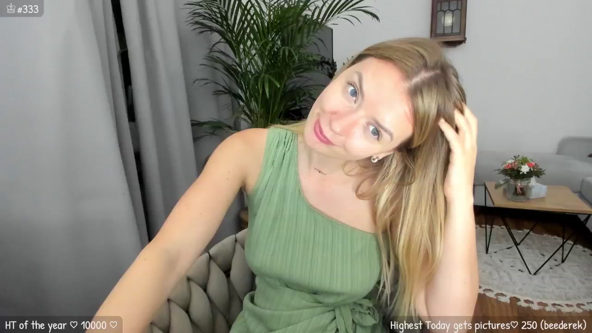 Gallery image thumbnail from MirBee's myfreecams stream on, 06/29/2024, 24:56 image 4 of 20