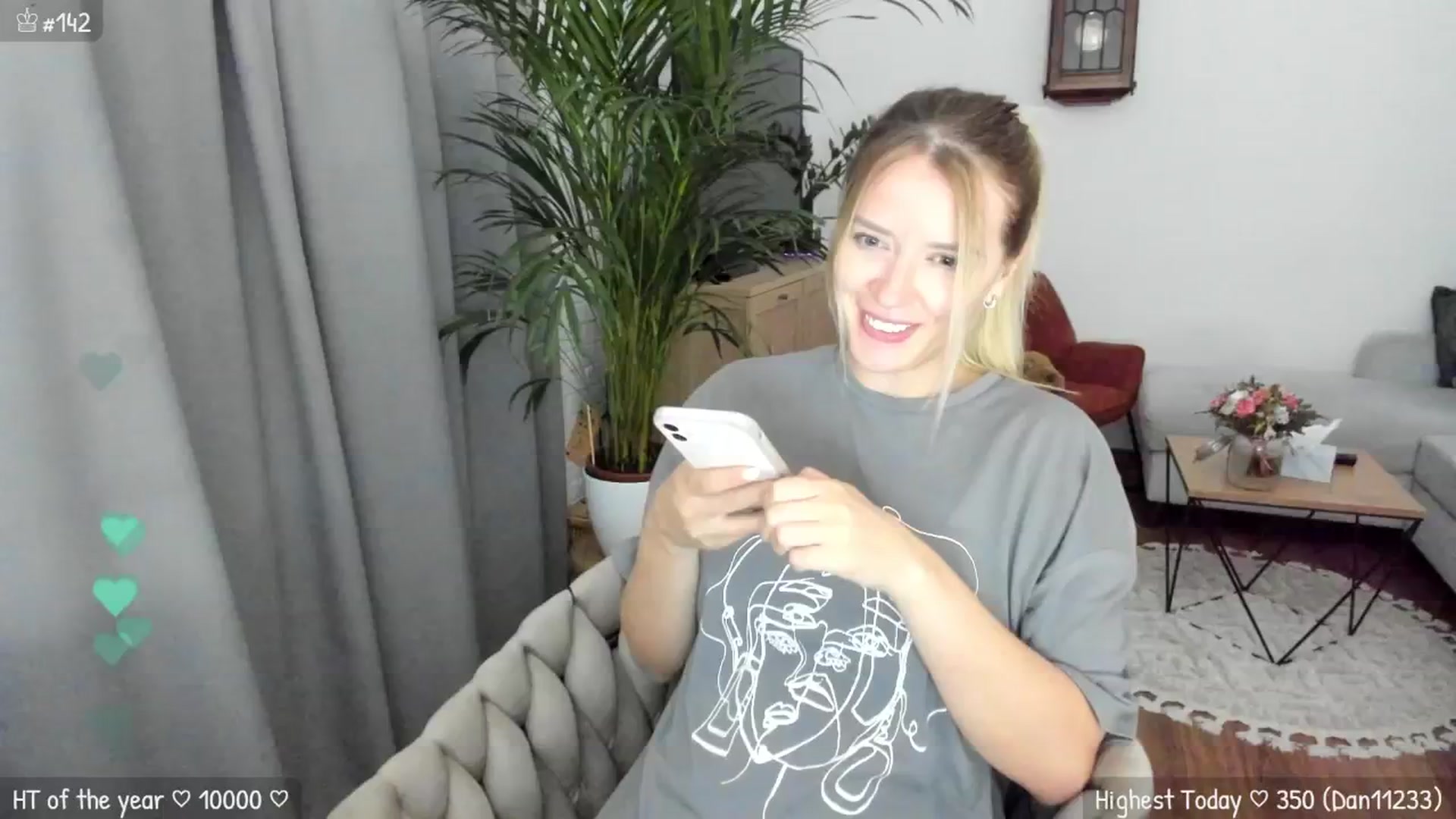 Gallery image thumbnail from MirBee's myfreecams stream on, 07/04/2024, 24:05 image 2 of 20