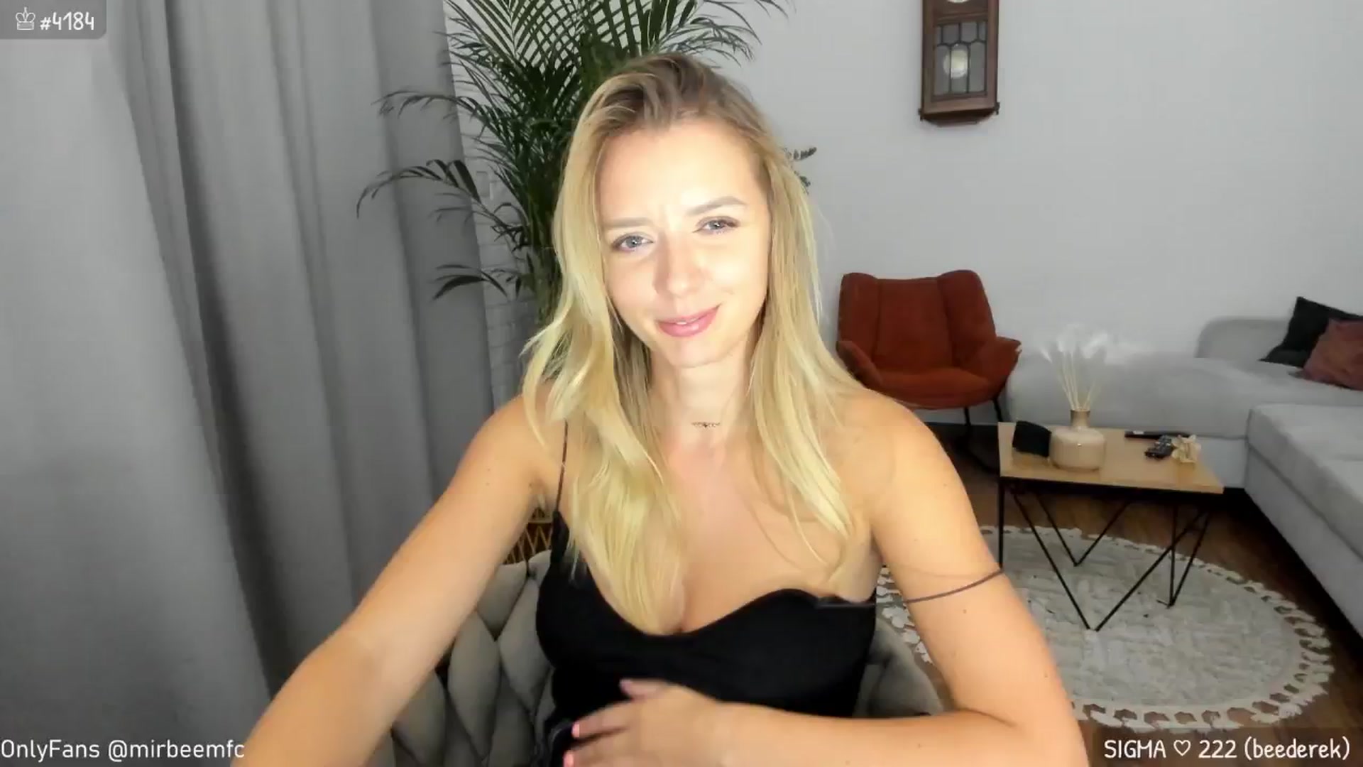 Gallery image thumbnail from MirBee's myfreecams stream on, 09/12/2024, 24:33 image 5 of 20